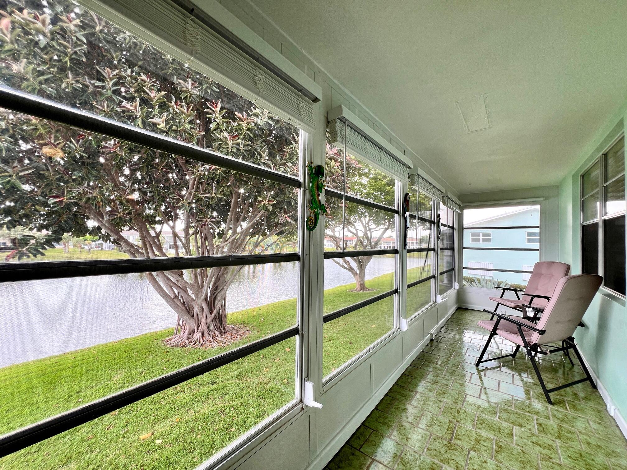 133 Somerset G, West Palm Beach, Palm Beach County, Florida - 2 Bedrooms  
1.5 Bathrooms - 
