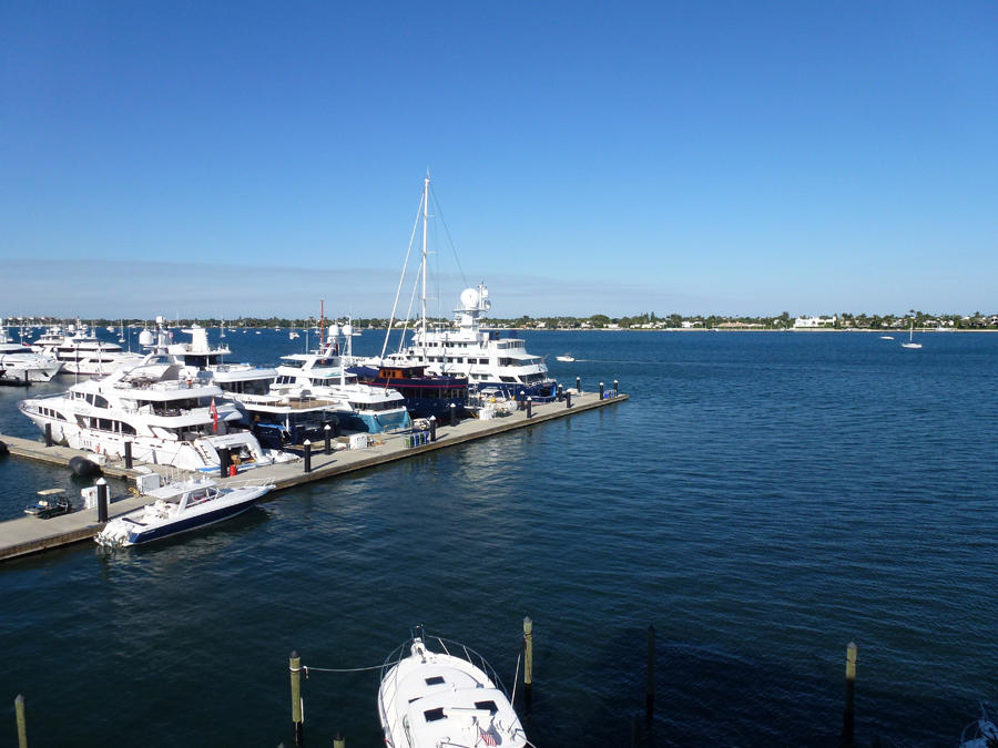 Photo 1 of 3910 N Flagler Drive 401, West Palm Beach, Florida, $6,800, Web #: 10122972