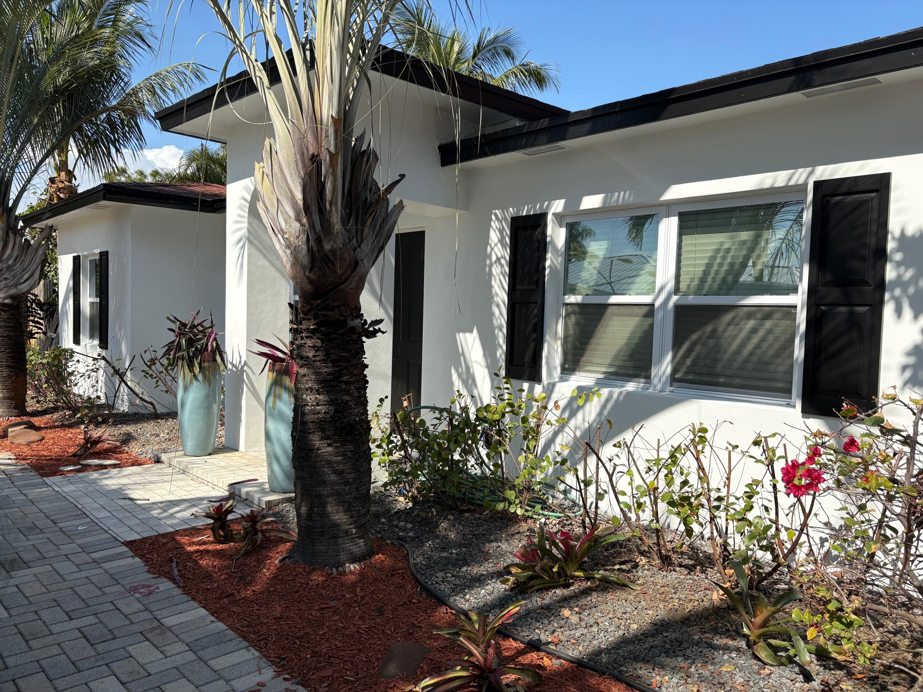 Property for Sale at 275 Ne 16th Street, Delray Beach, Palm Beach County, Florida - Bedrooms: 4 
Bathrooms: 3  - $950,000