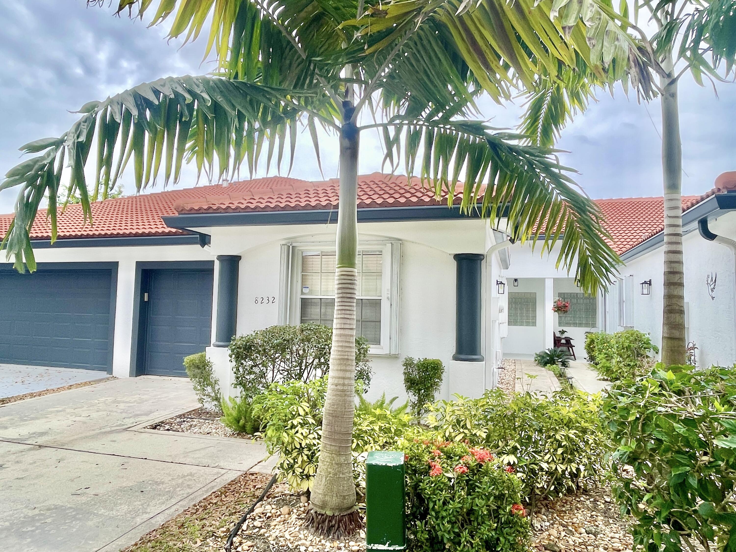 Property for Sale at 8232 Via Di Veneto, Boca Raton, Palm Beach County, Florida - Bedrooms: 3 
Bathrooms: 2  - $460,000