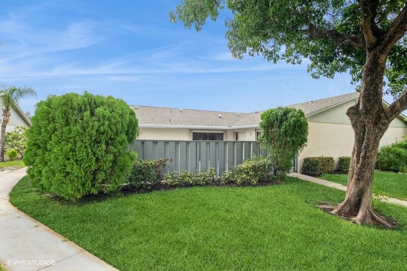 Property for Sale at 8060 Ambach Way 20, Hypoluxo, Palm Beach County, Florida - Bedrooms: 2 
Bathrooms: 2  - $287,500