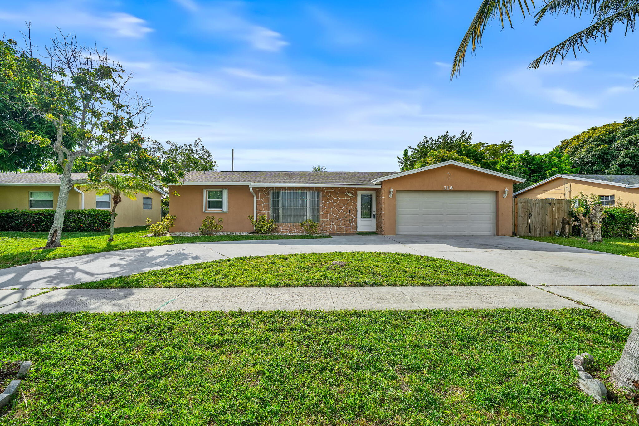 Property for Sale at 318 Gale Place, West Palm Beach, Palm Beach County, Florida - Bedrooms: 4 
Bathrooms: 2  - $475,000