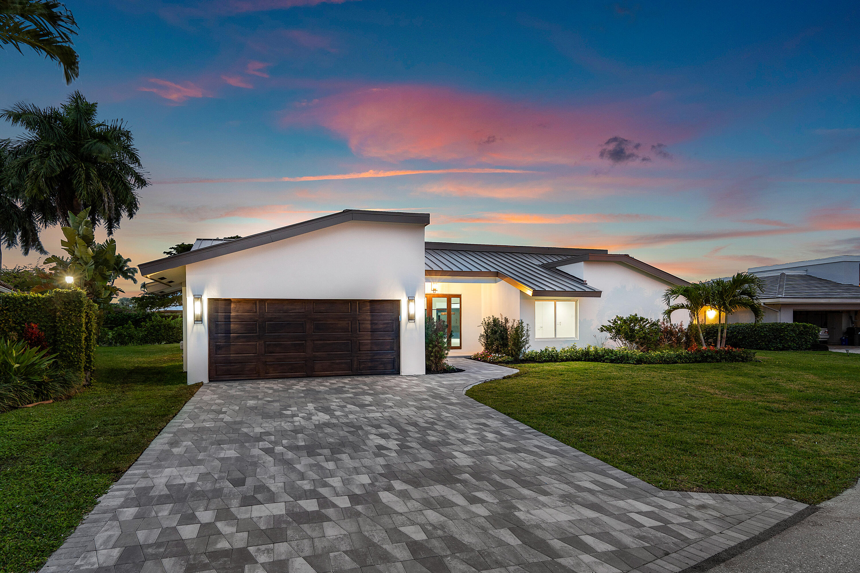 Property for Sale at 643 Lakewoode Circle, Delray Beach, Palm Beach County, Florida - Bedrooms: 4 
Bathrooms: 4.5  - $2,699,000