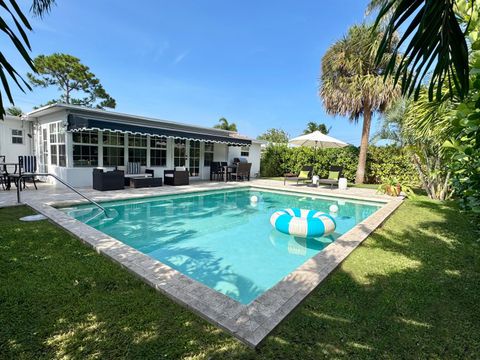 Photo of 360 Alhambra Place, West Palm Beach, FL 33405 (MLS # RX-11128388)