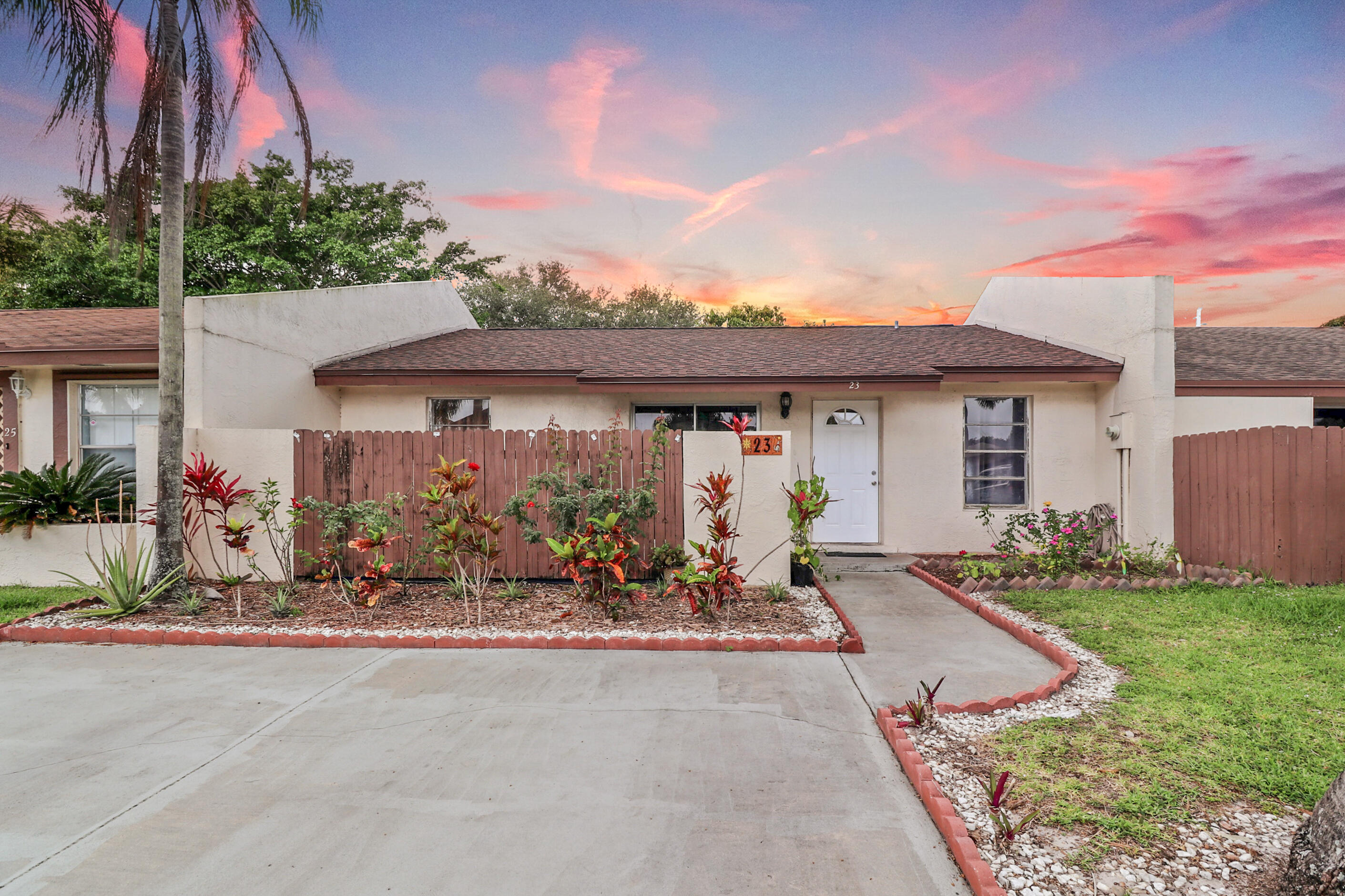 Property for Sale at 23 Chelsea Lane Ln, Boynton Beach, Palm Beach County, Florida - Bedrooms: 3 
Bathrooms: 2  - $339,900