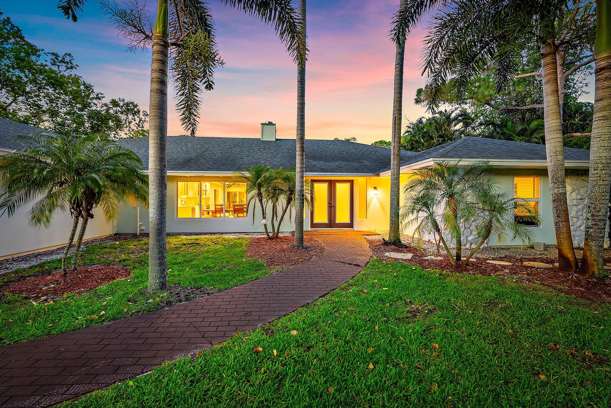 19960 Earlwood Drive, Jupiter, Palm Beach County, Florida - 4 Bedrooms  
3 Bathrooms - 