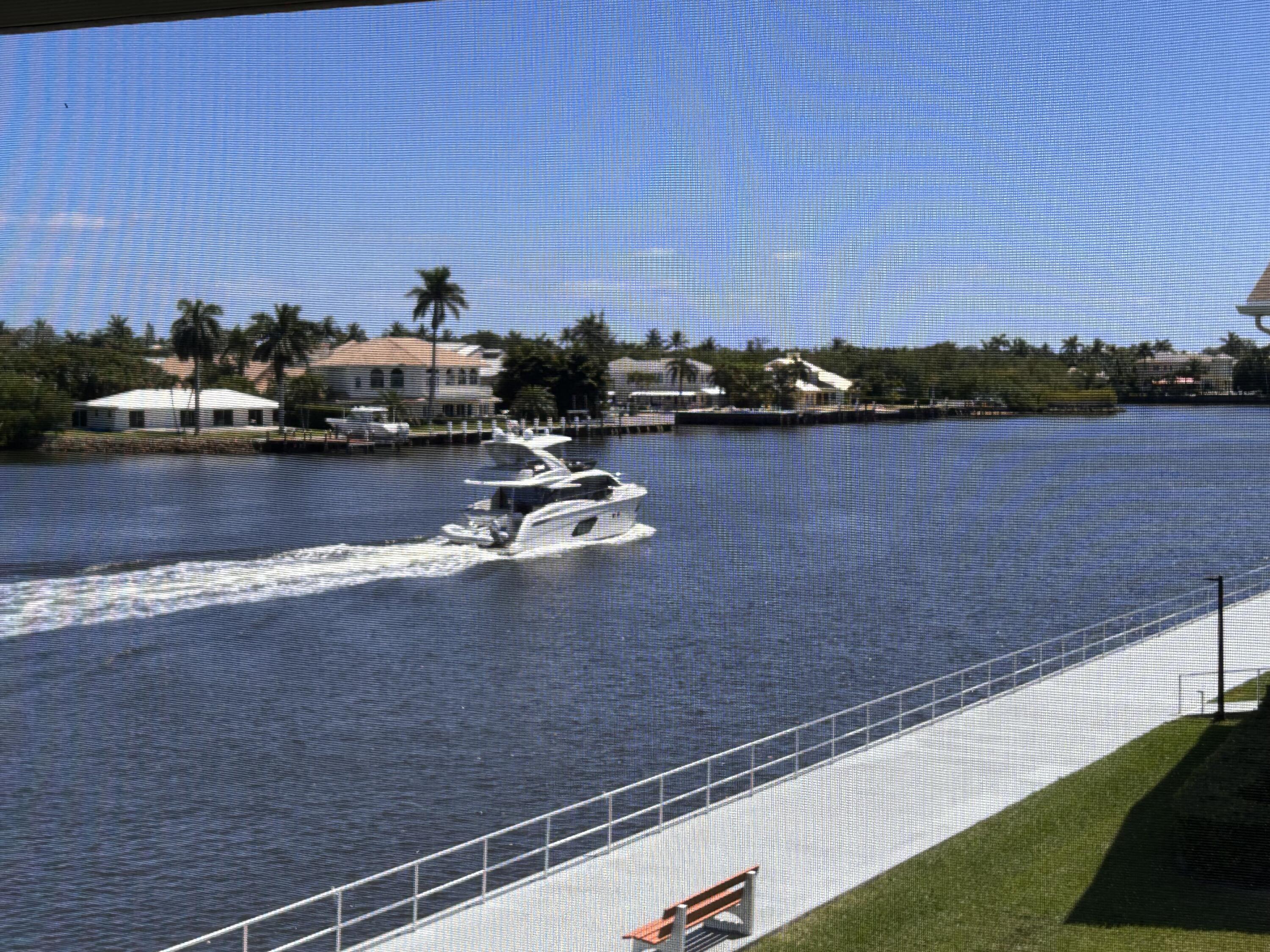 Property for Sale at 770 Horizons E 311, Boynton Beach, Palm Beach County, Florida - Bedrooms: 1 
Bathrooms: 1  - $240,000