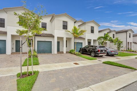 Photo of 23061 SW 128th Place, Miami, FL 33170 (MLS # RX-11115037)