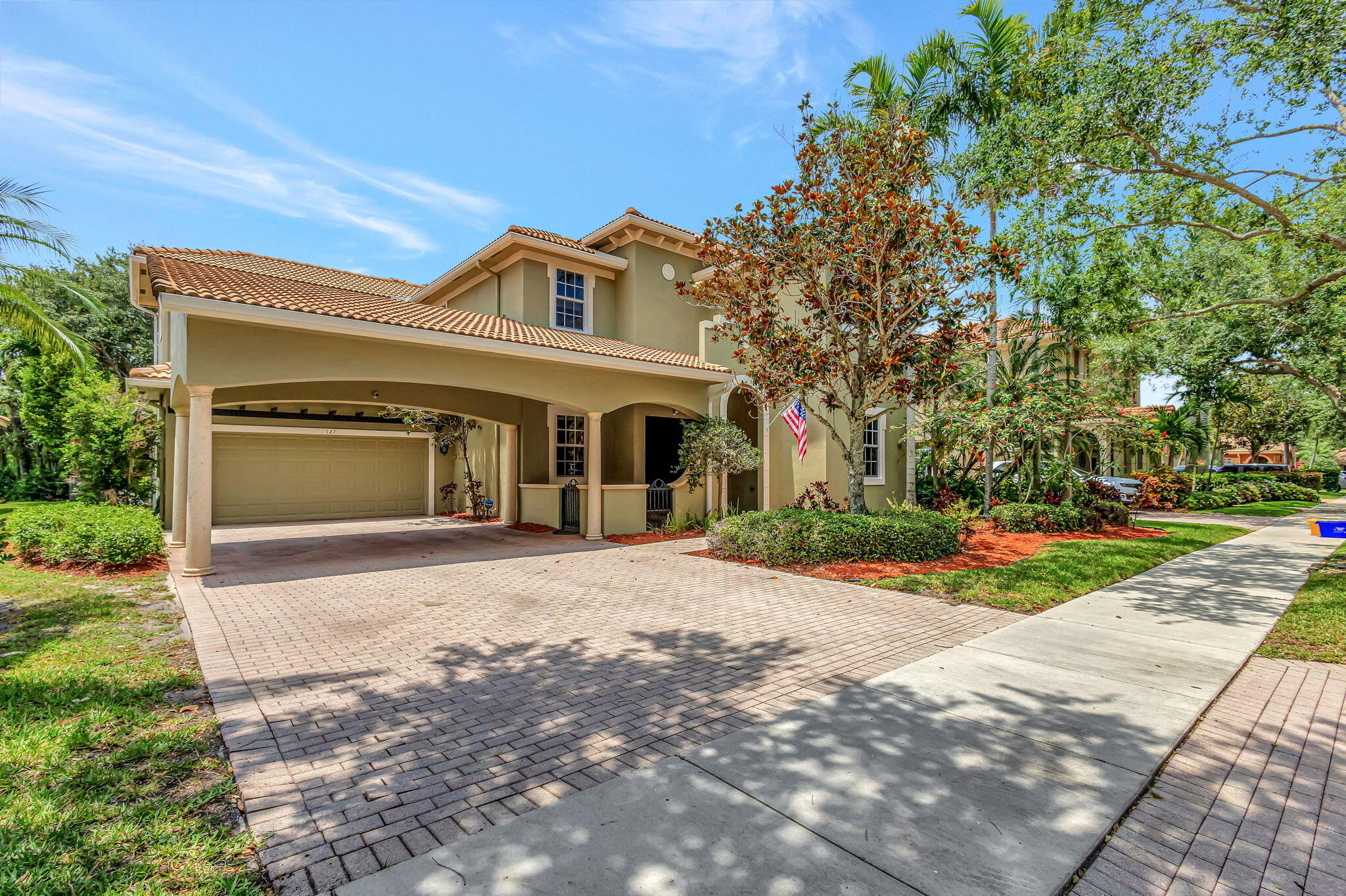 127 Via Castilla, Jupiter, Palm Beach County, Florida - 4 Bedrooms  
4 Bathrooms - 