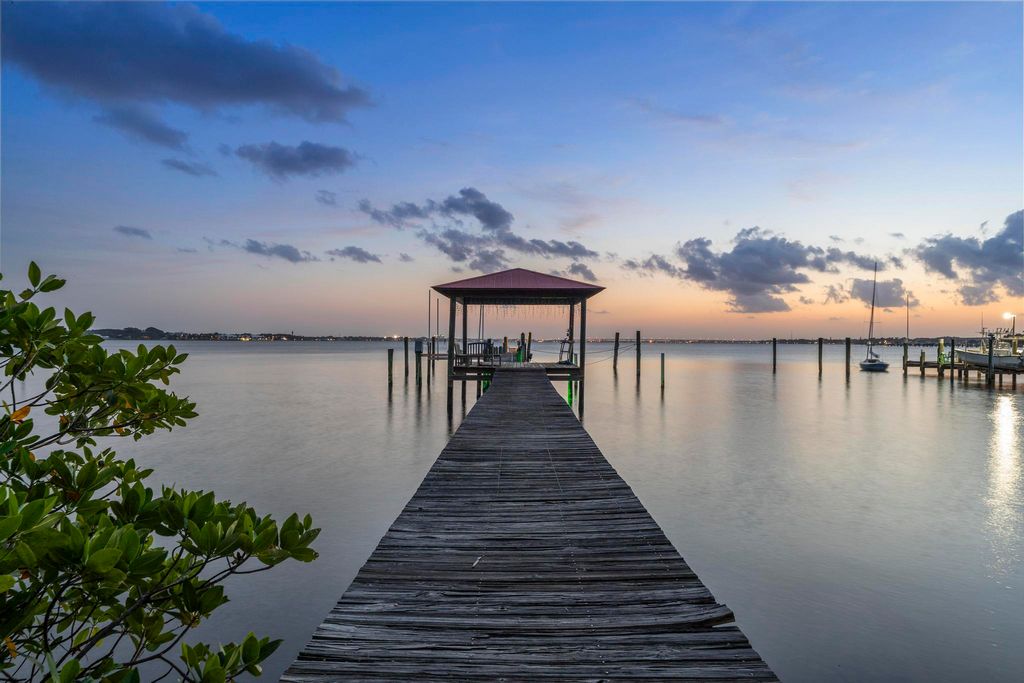 Photo of 11 Wendy Lane, Stuart, FL 34994 (MLS # RX-11089931)