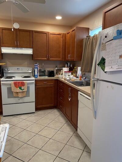 Property for Sale at 103 Oxford 500 103, West Palm Beach, Palm Beach County, Florida - Bedrooms: 1 
Bathrooms: 1.5  - $85,000