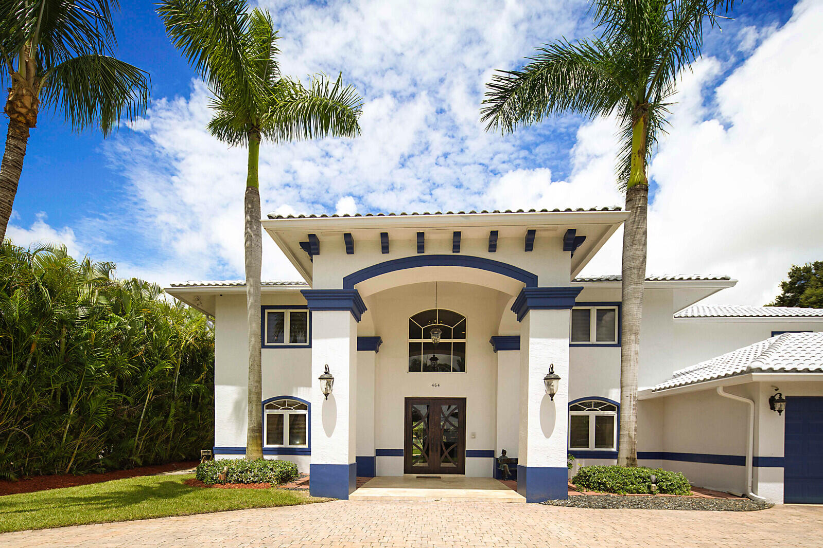 464 Glenbrook Drive, Atlantis, Palm Beach County, Florida - 6 Bedrooms  
6.5 Bathrooms - 