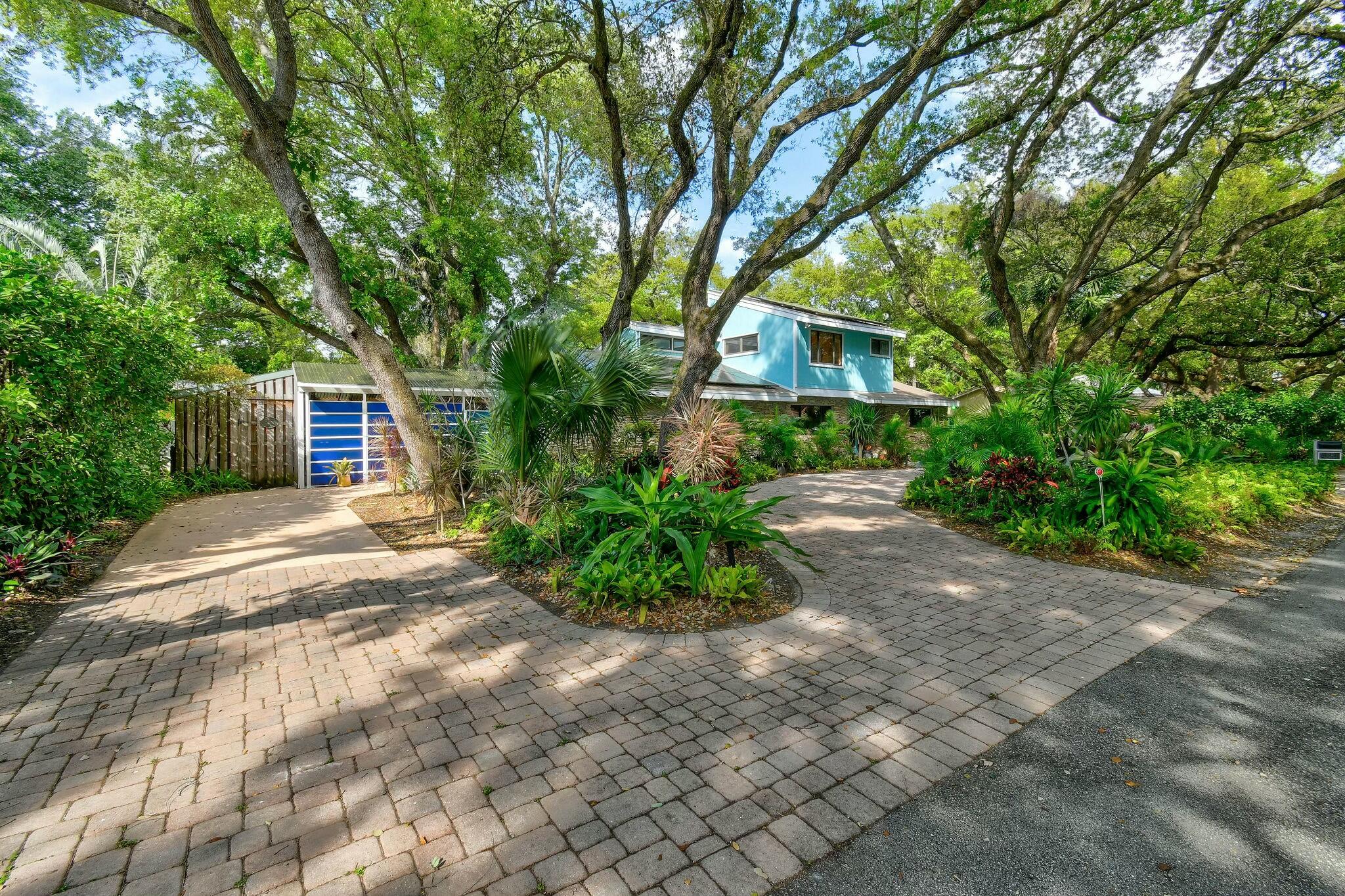 2351 Snug Harbor Drive, Palm Beach Gardens, Palm Beach County, Florida - 3 Bedrooms  
3 Bathrooms - 