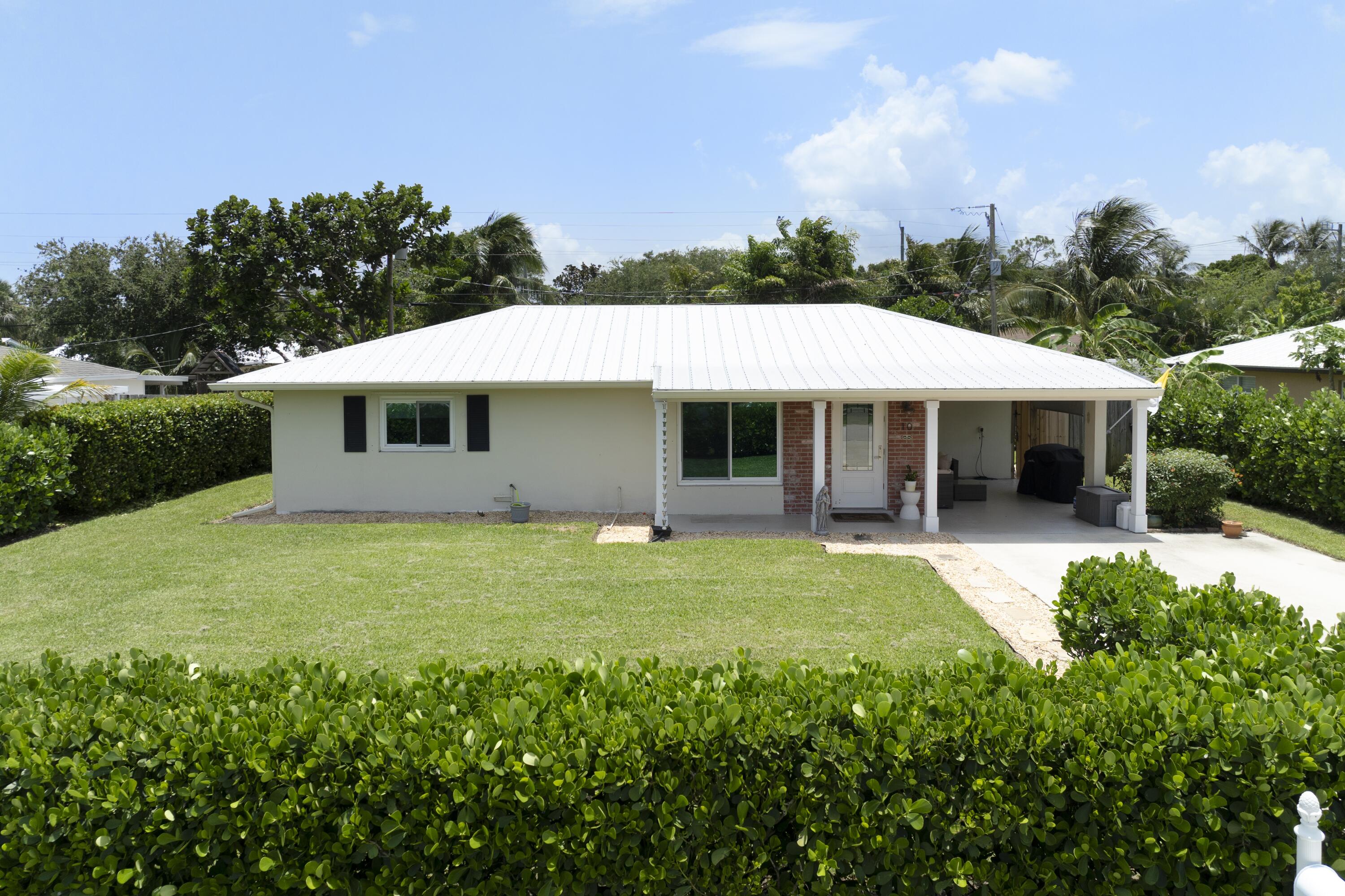 Property for Sale at 10 Van Road, Jupiter, Palm Beach County, Florida - Bedrooms: 2 
Bathrooms: 2  - $645,000