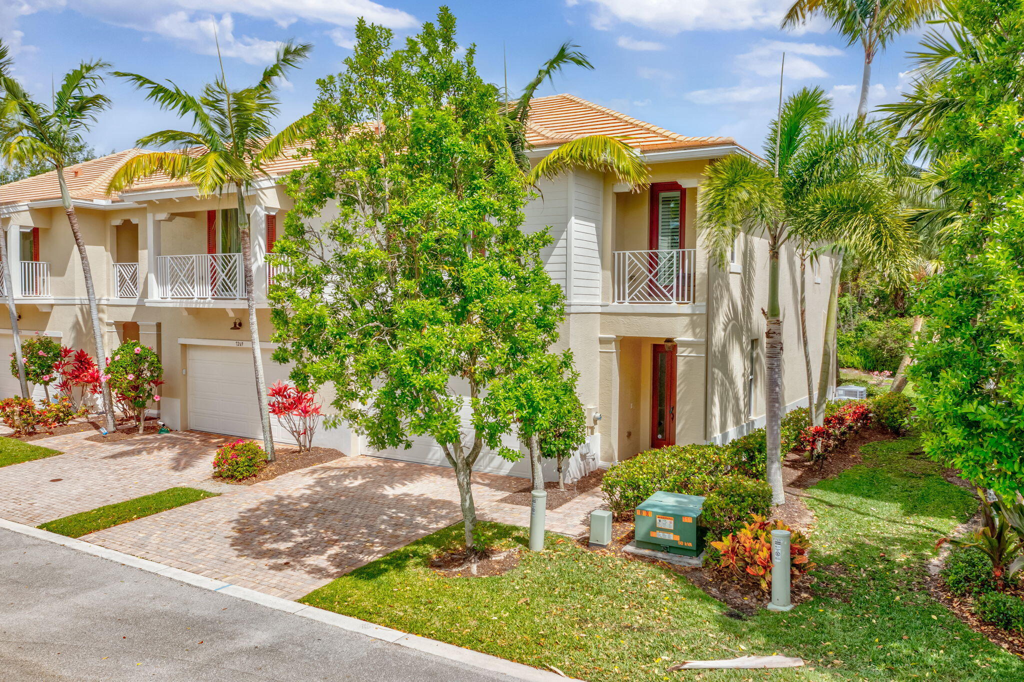 7265 Oxford Court, Palm Beach Gardens, Palm Beach County, Florida - 3 Bedrooms  
2.5 Bathrooms - 