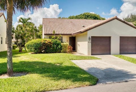 Photo of 416 Buttonwood Place, Boca Raton, FL 33431 (MLS # RX-11129059)