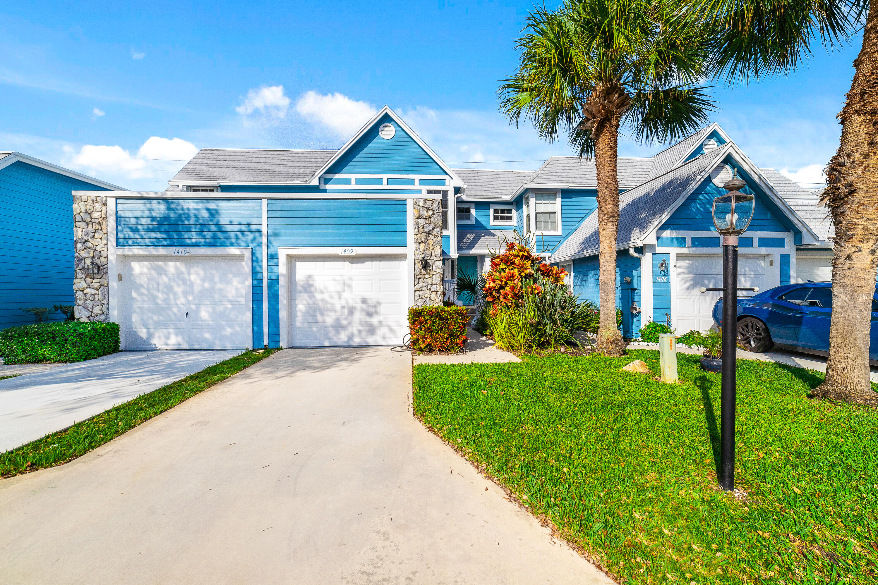 1409 Ocean Dunes Circle, Jupiter, Palm Beach County, Florida - 2 Bedrooms  
2.5 Bathrooms - 