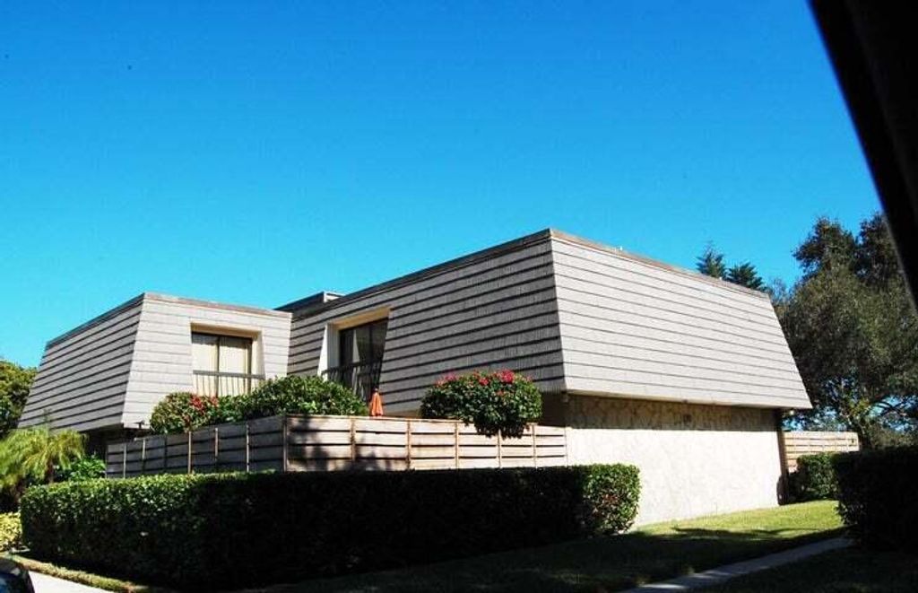 Photo of 311 3rd Terrace, Palm Beach Gardens, FL 33418 (MLS # RX-11119837)