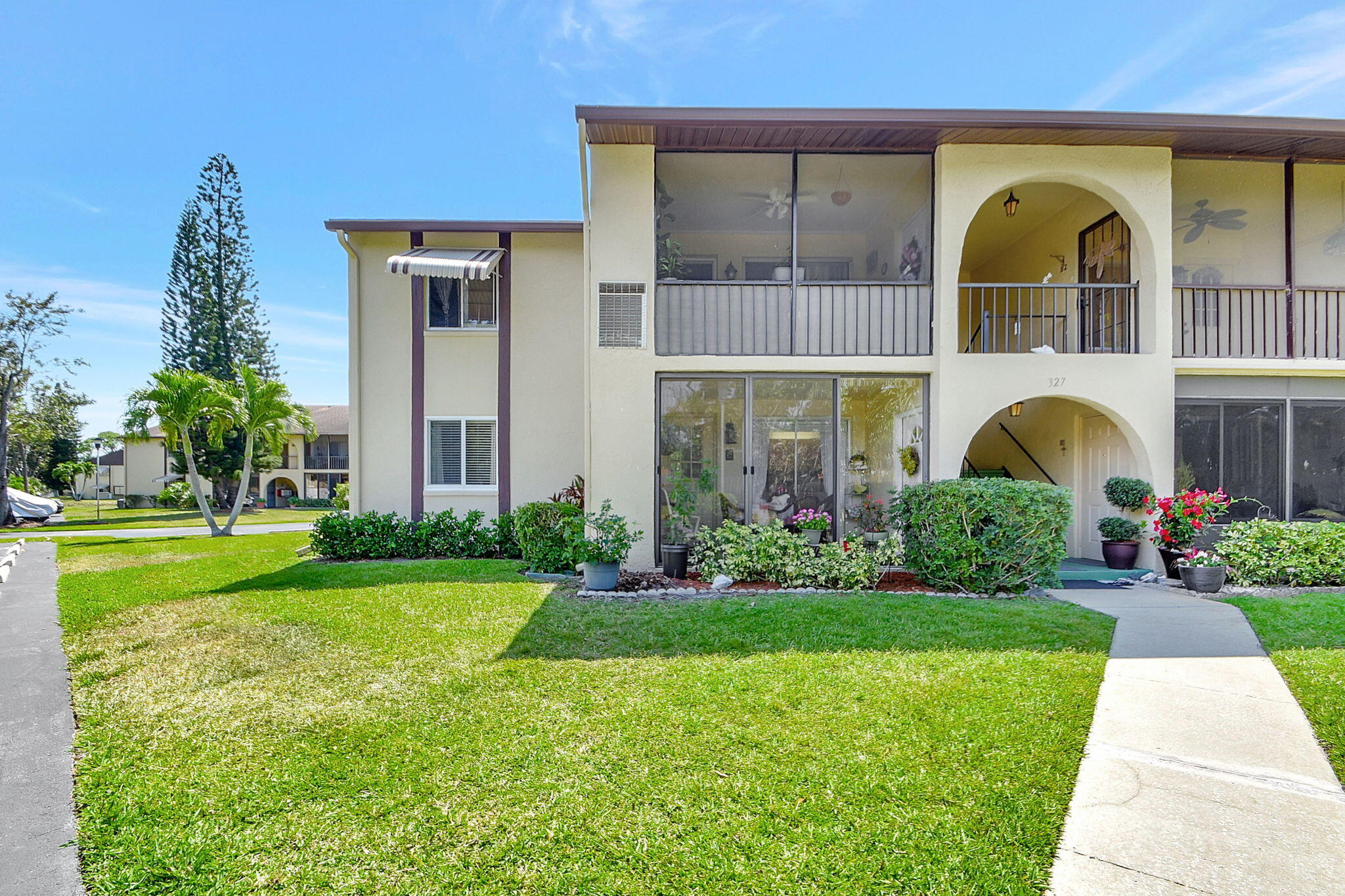 Property for Sale at 327 Pine Ridge Circle C-1, Greenacres, Palm Beach County, Florida - Bedrooms: 2 
Bathrooms: 1  - $139,000
