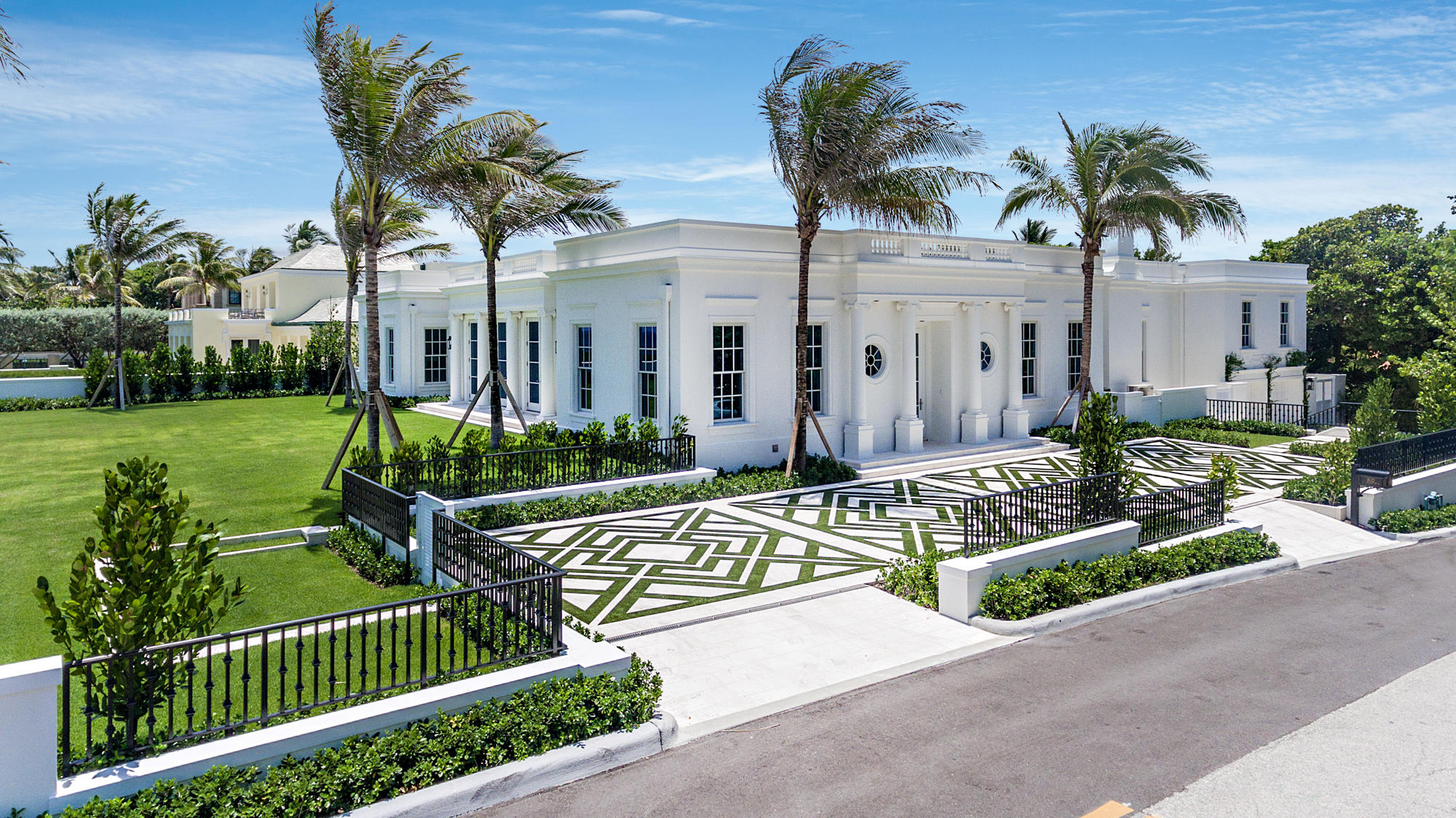 Photo 1 of 1632 S Ocean Boulevard, Palm Beach, Florida, $15,700,000, Web #: 10503786