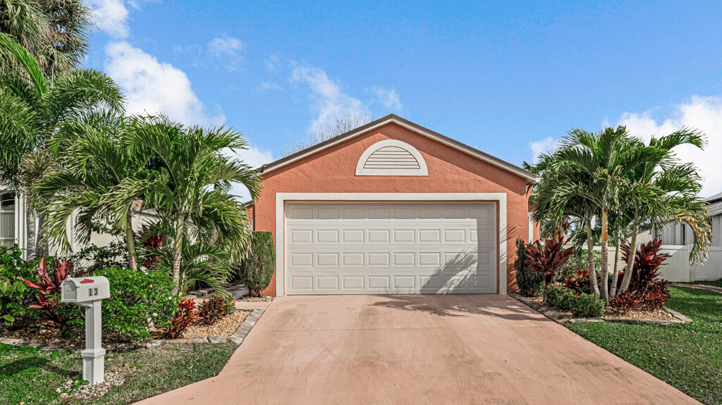 Property for Sale at 13 Bentwater Circle, Boynton Beach, Palm Beach County, Florida - Bedrooms: 3 
Bathrooms: 2  - $440,000