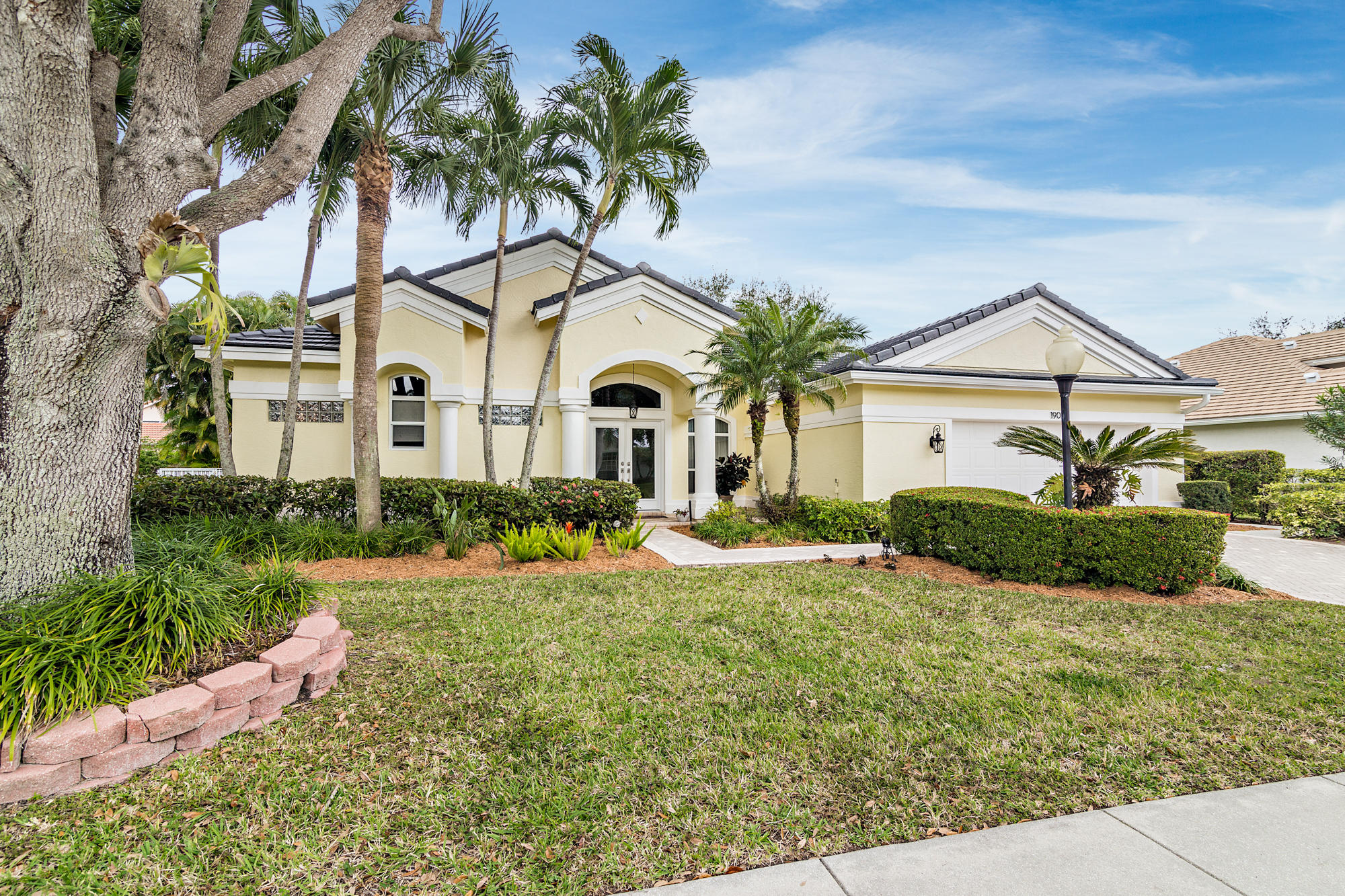 Photo 1 of 19011 Se Outrigger Lane, Jupiter, Florida, $699,000, Web #: 10599938