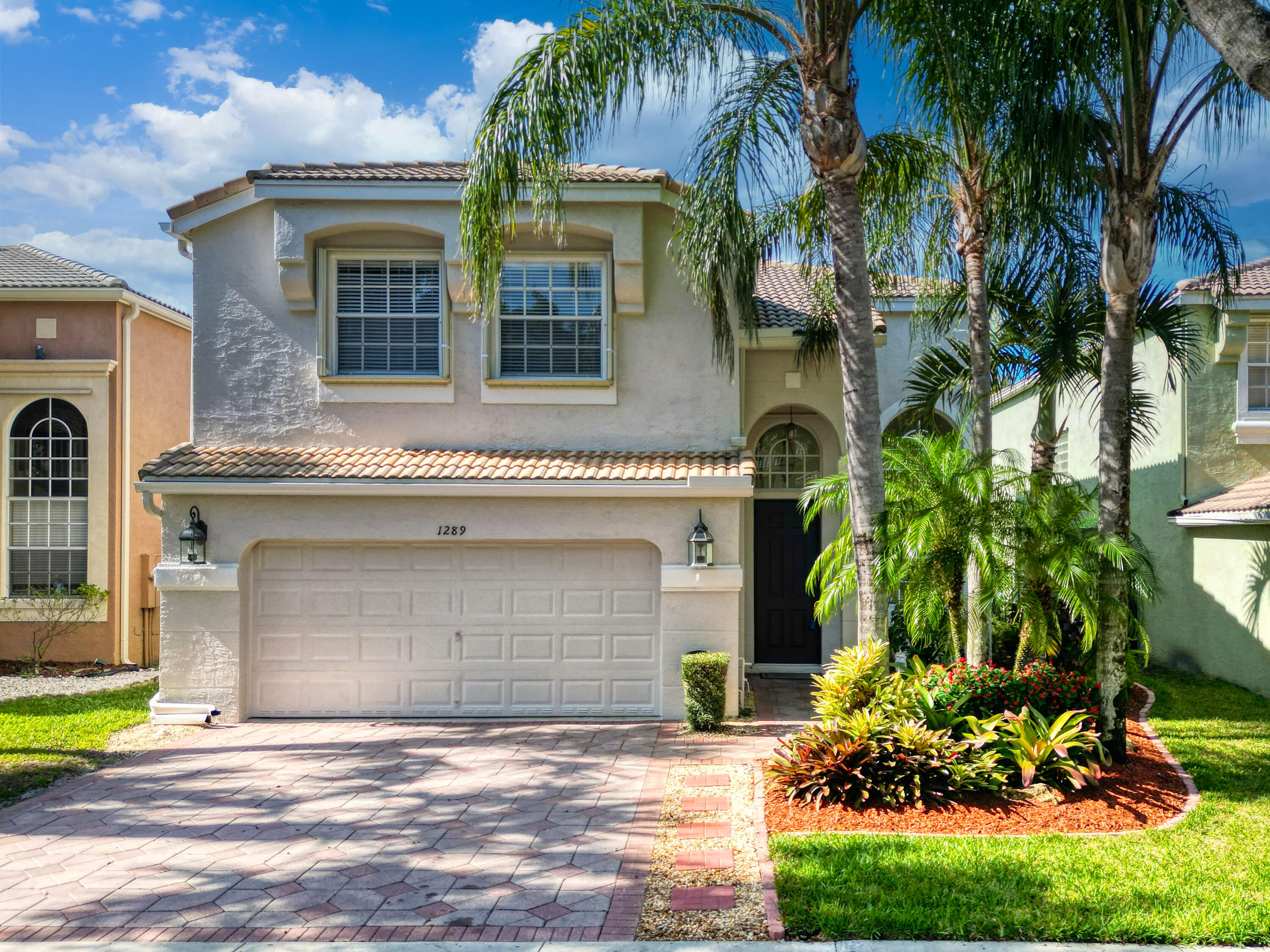 1289 Gembrook Court, Royal Palm Beach, Palm Beach County, Florida - 4 Bedrooms  
2.5 Bathrooms - 