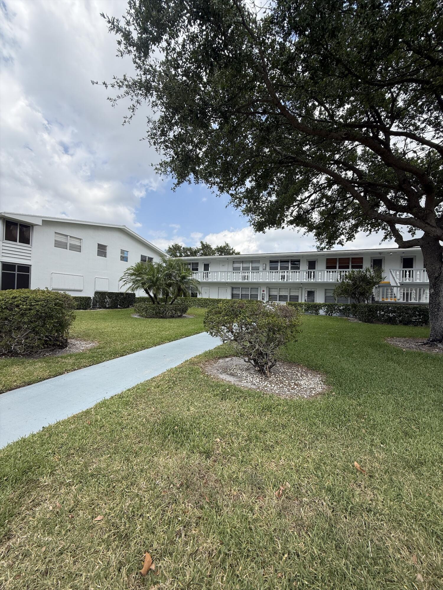 Property for Sale at 268 Windsor L, West Palm Beach, Palm Beach County, Florida - Bedrooms: 1 
Bathrooms: 1.5  - $79,900