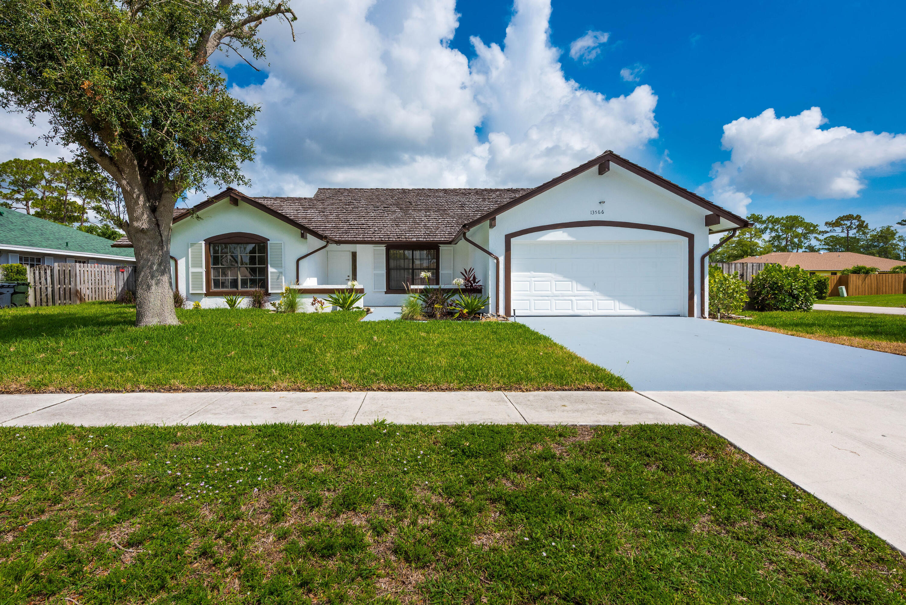 13566 Exotica Lane, Wellington, Palm Beach County, Florida - 4 Bedrooms  
2 Bathrooms - 