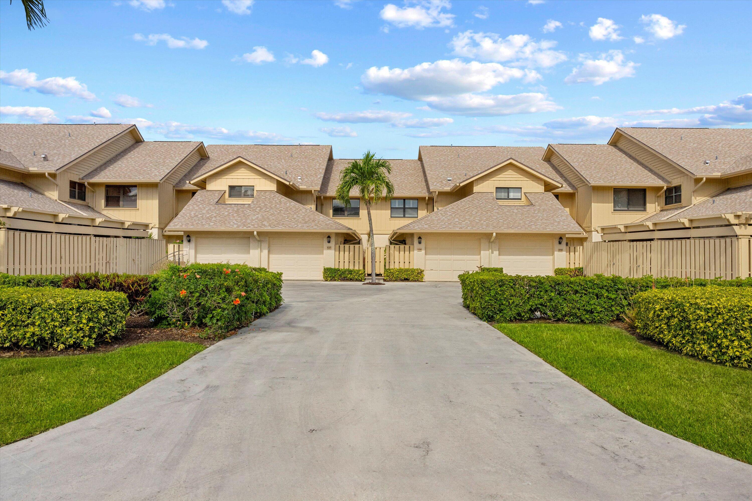 16997 Waterbend Drive 136, Jupiter, Palm Beach County, Florida - 2 Bedrooms  
2 Bathrooms - 