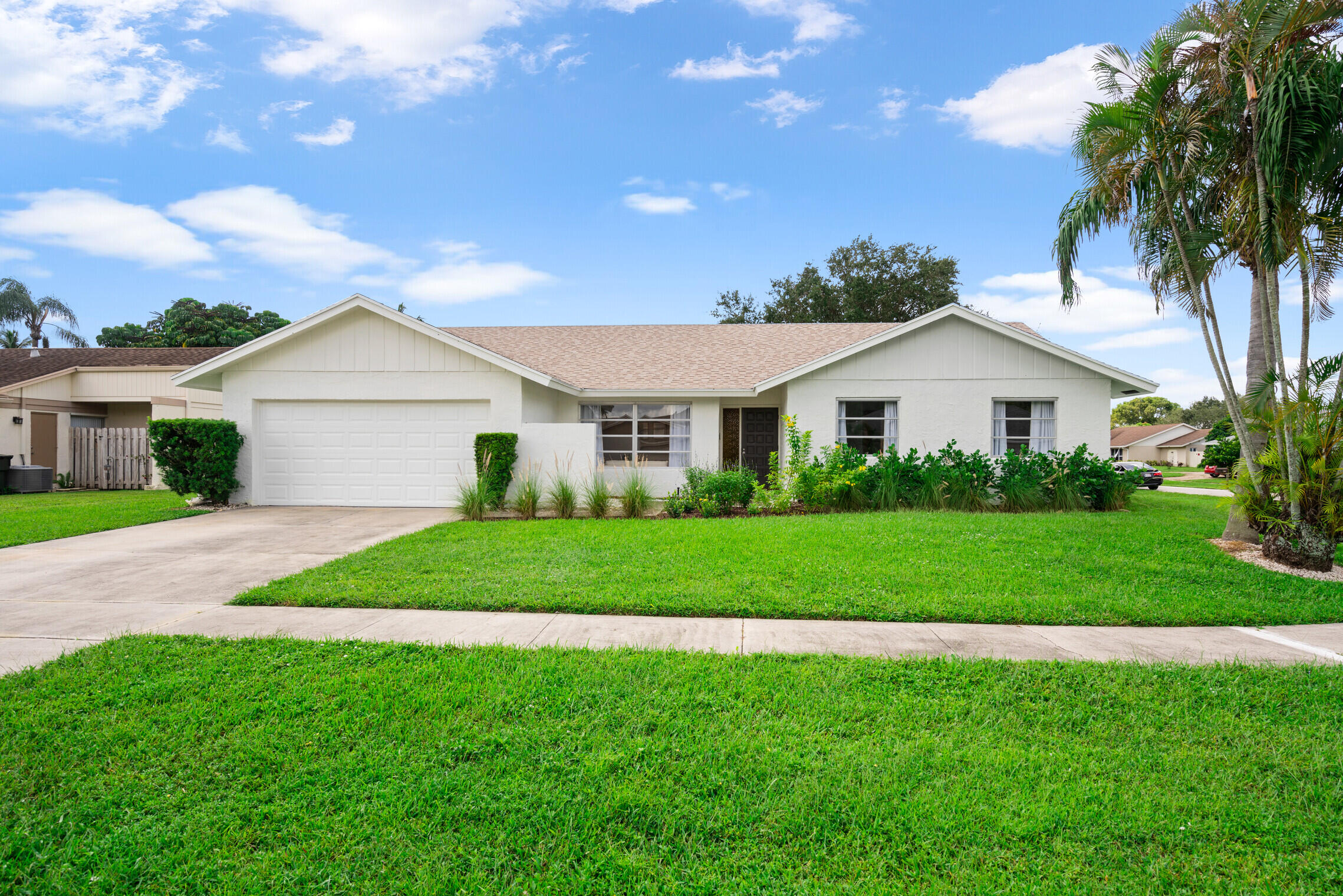 Photo 1 of 1019 Larch Way, Wellington, Florida, $715,000, Web #: 10999945