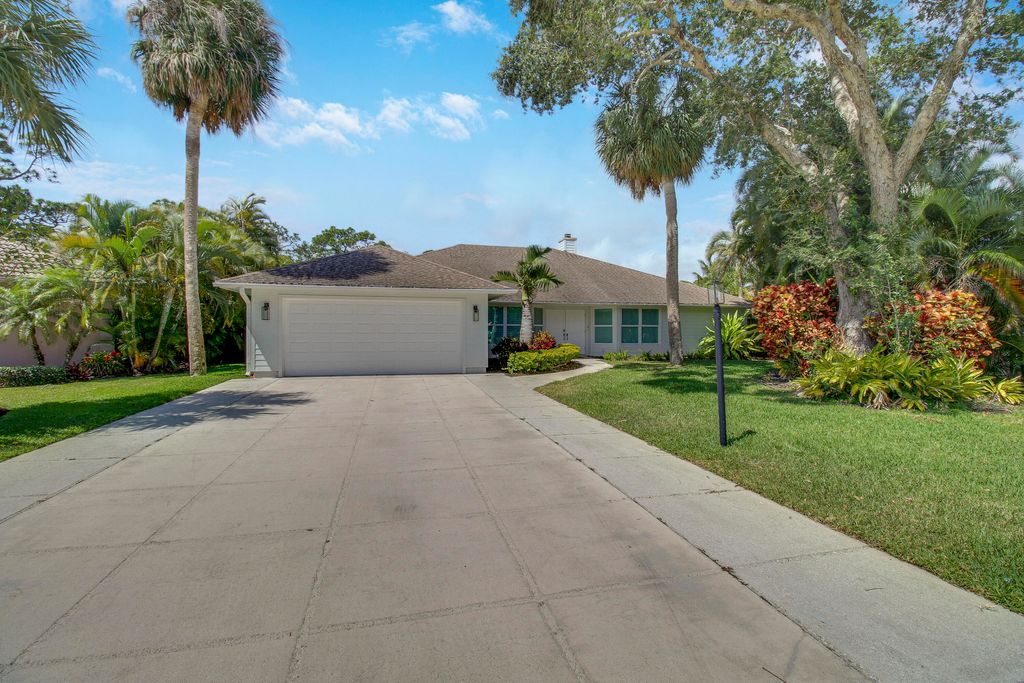 Photo of 2632 Bordeaux Court, Palm Beach Gardens, FL 33410 (MLS # RX-10987615)