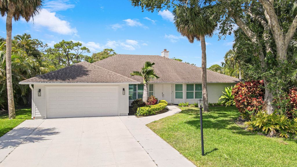 Photo of 2632 Bordeaux Court, Palm Beach Gardens, FL 33410 (MLS # RX-10987615)