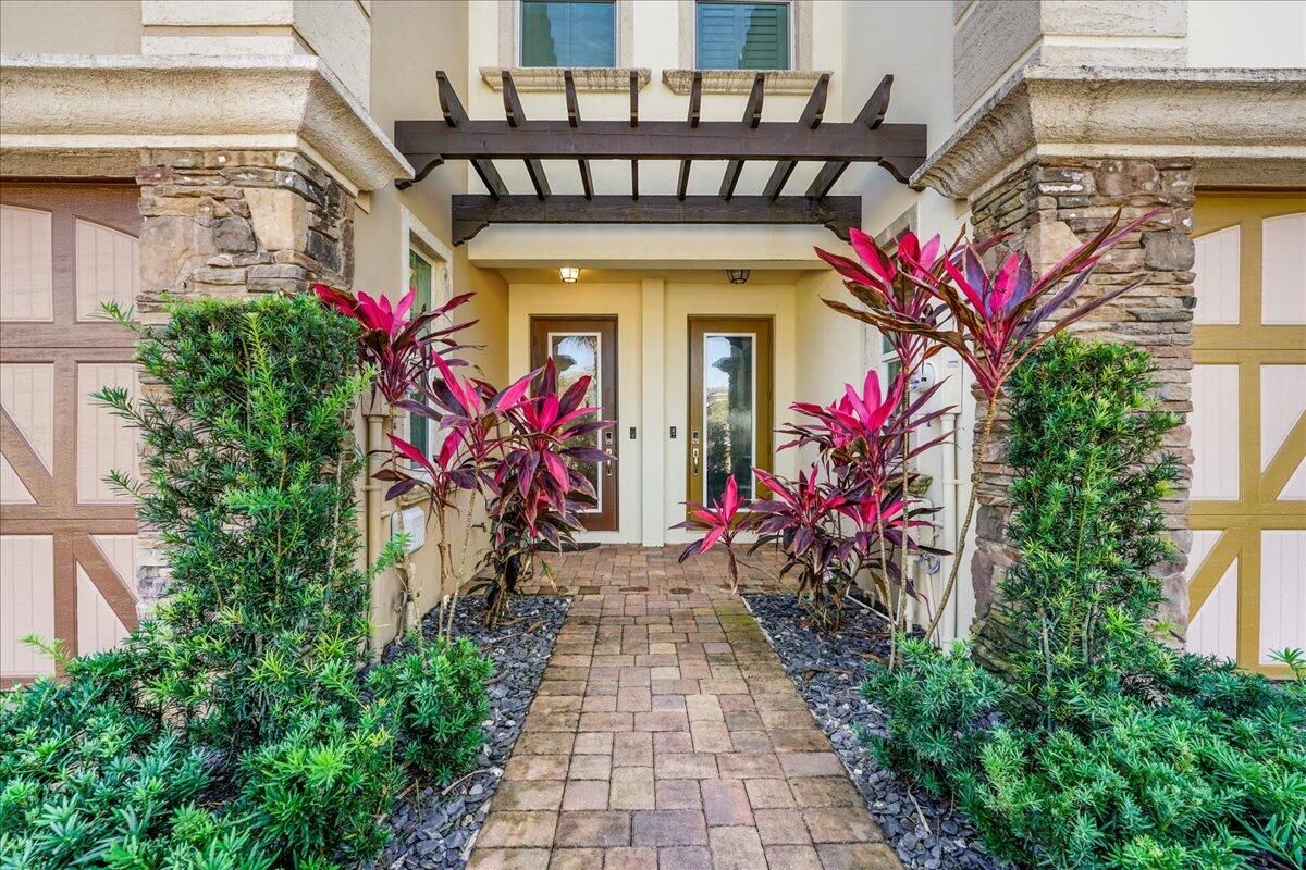 15864 Italian Cypress Way, Wellington, Palm Beach County, Florida - 3 Bedrooms  
2.5 Bathrooms - 