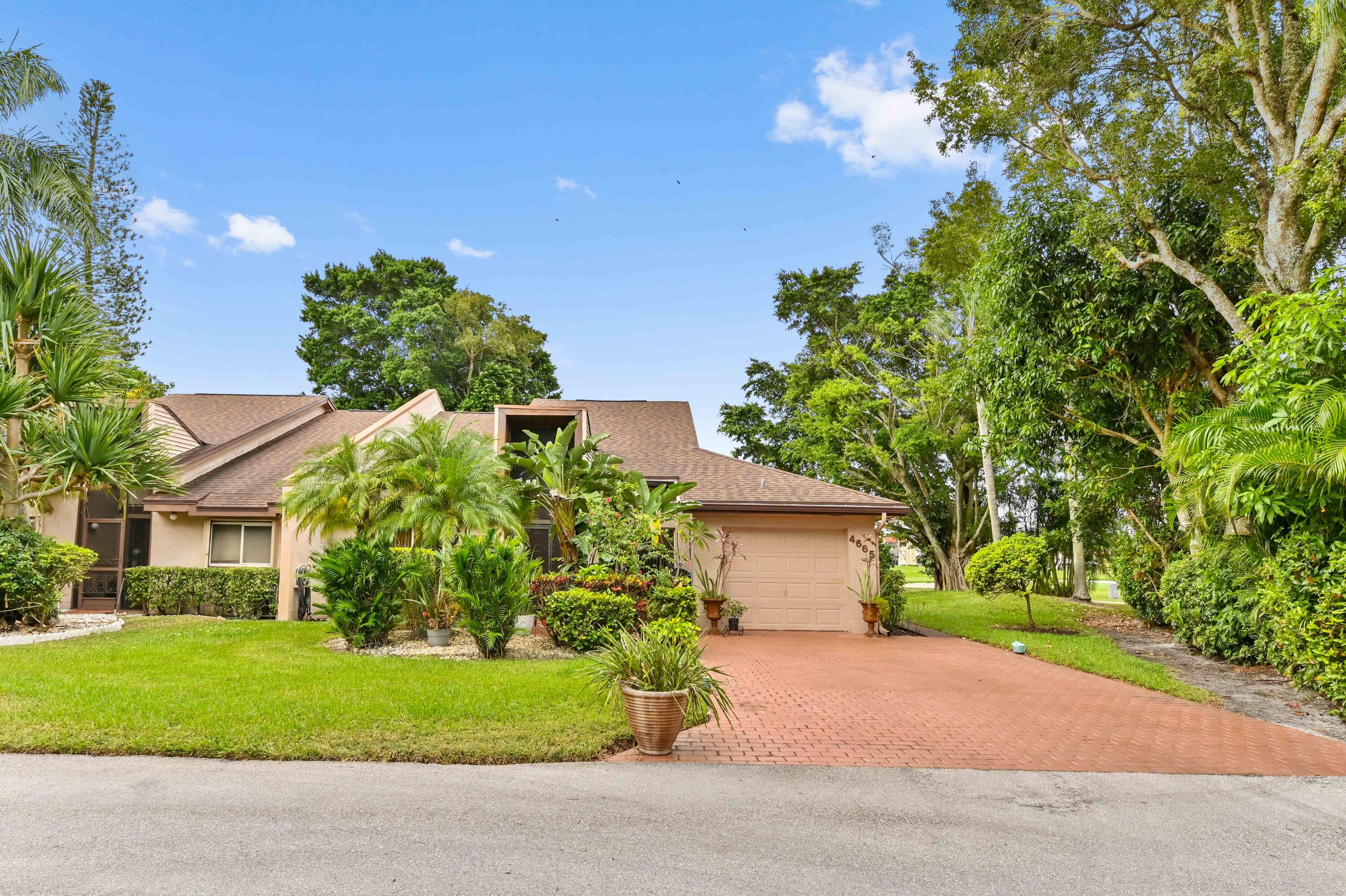 4665 Fountains Drive, Lake Worth, Palm Beach County, Florida - 3 Bedrooms  
3.5 Bathrooms - 