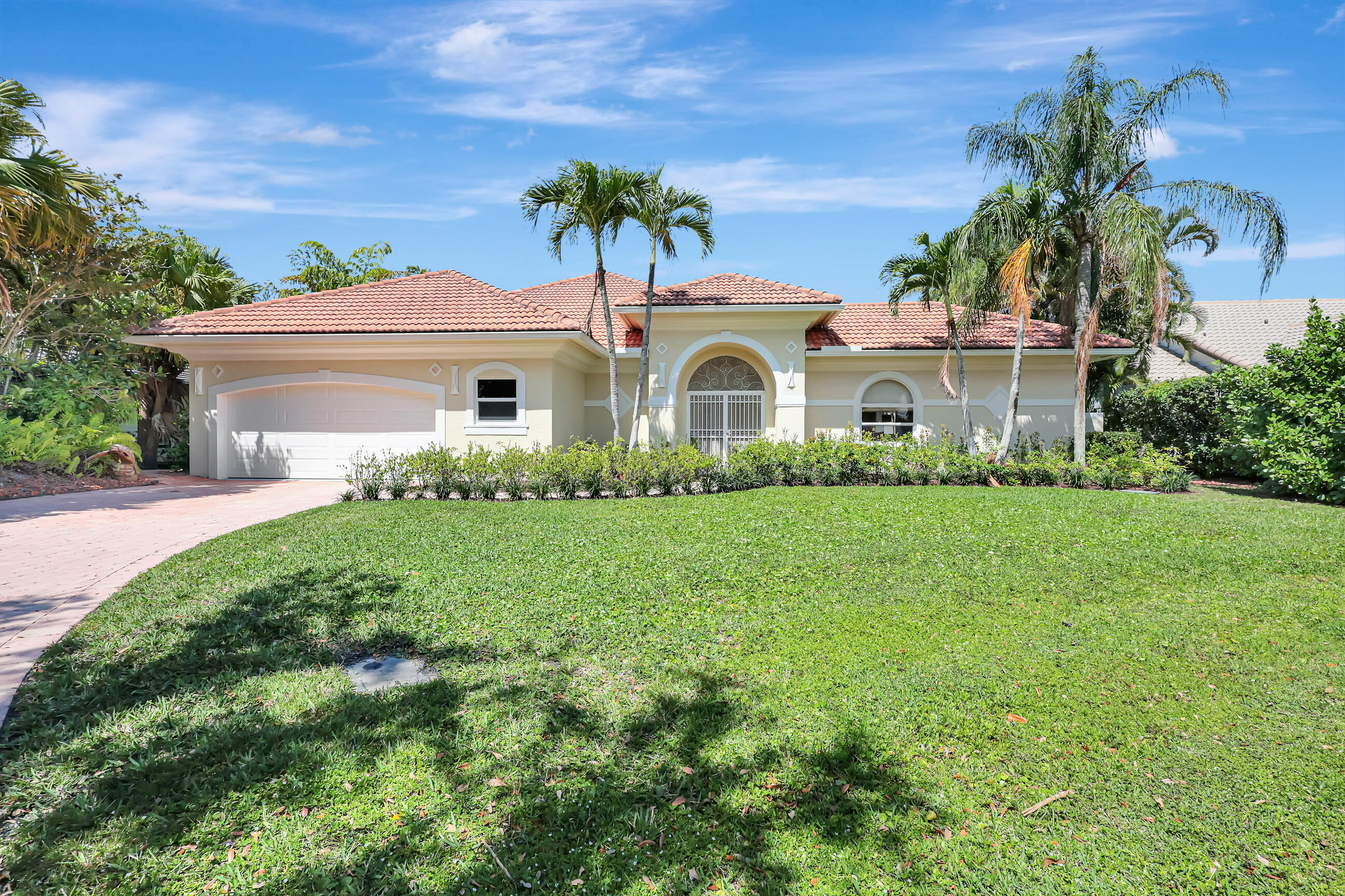 Property for Sale at 4 Mccairn Court, Palm Beach Gardens, Palm Beach County, Florida - Bedrooms: 4 
Bathrooms: 4  - $1,599,000