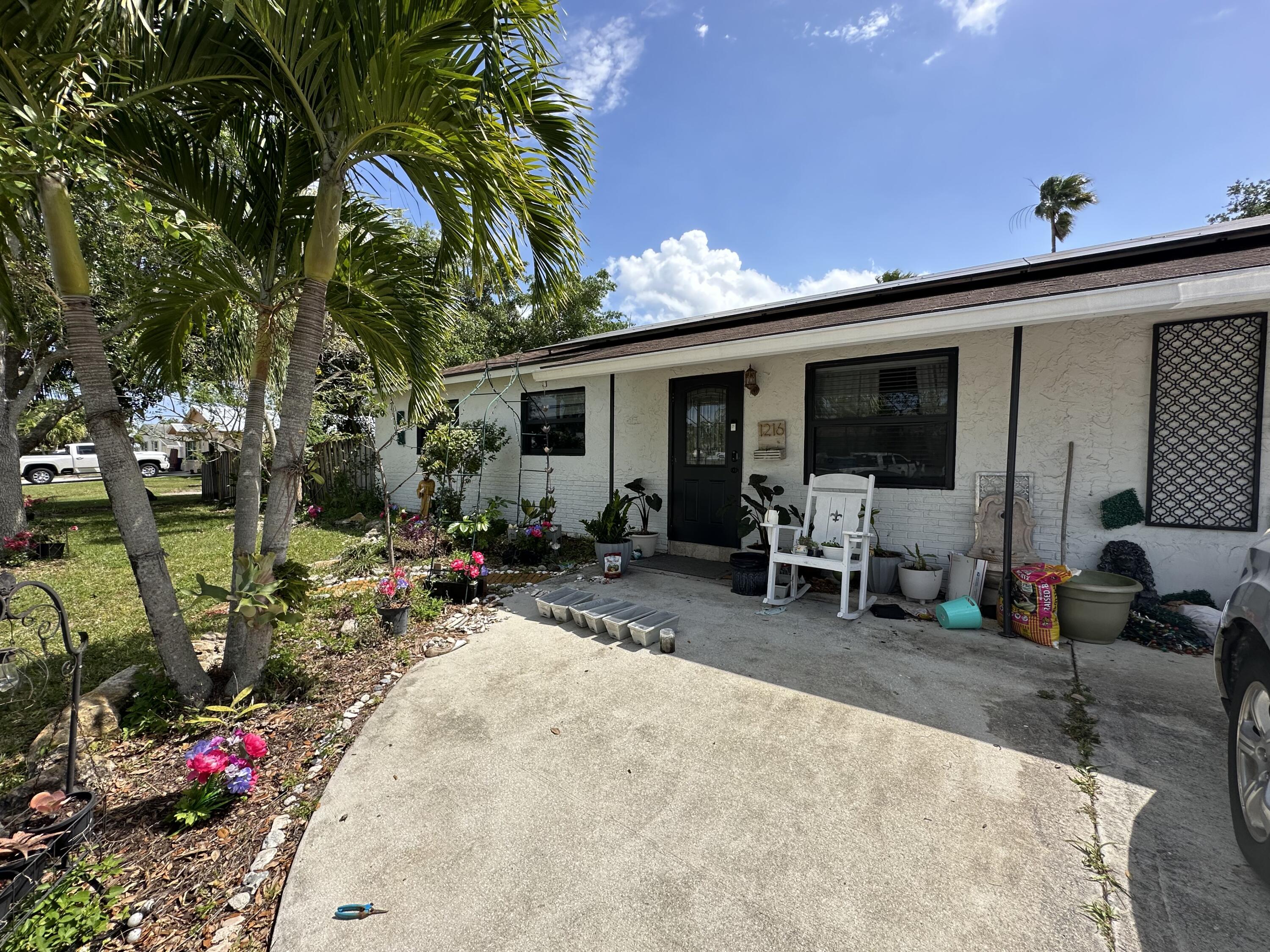 Property for Sale at 1216 Neoga Street, Jupiter, Palm Beach County, Florida - Bedrooms: 3 
Bathrooms: 1  - $475,000