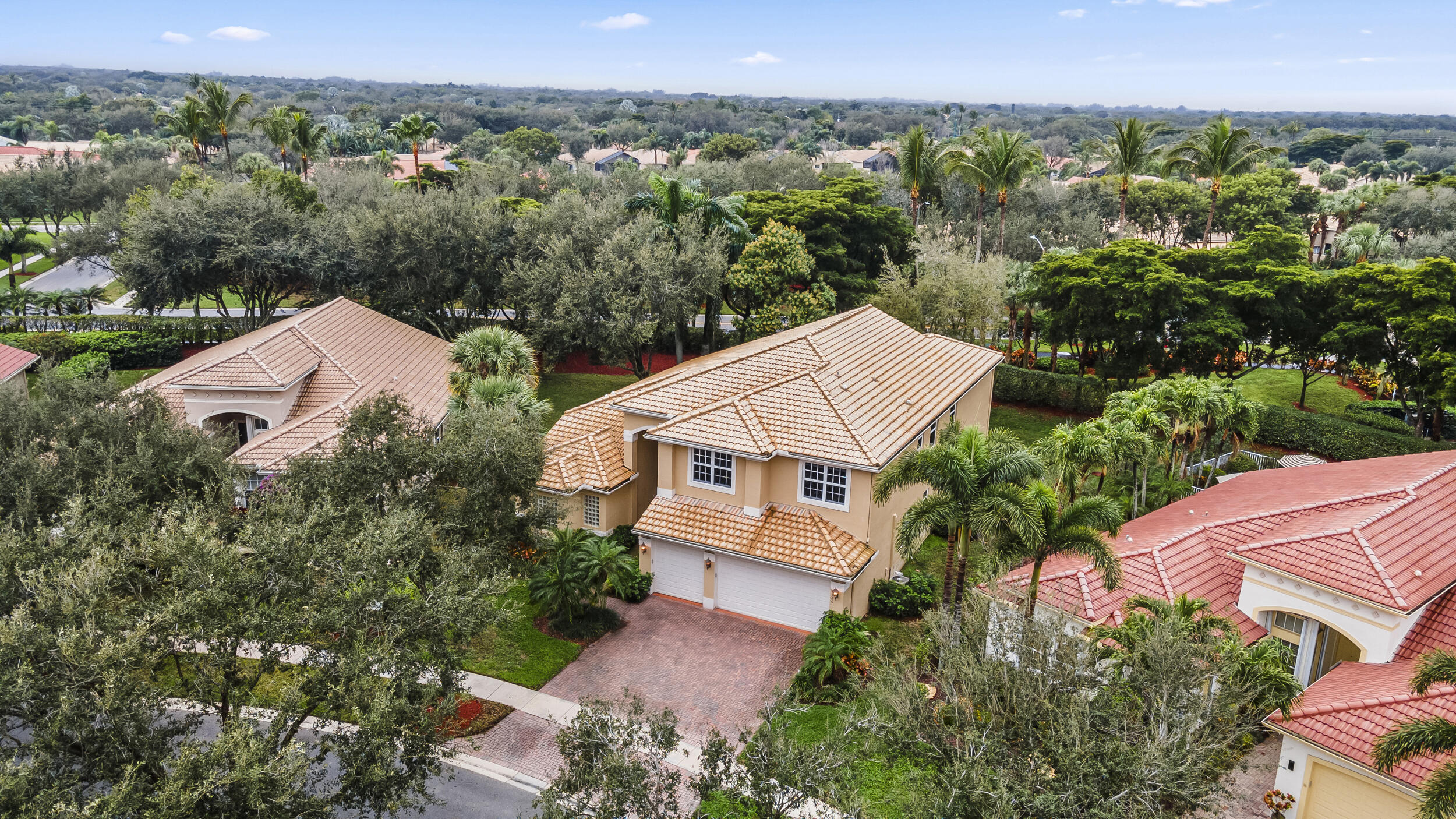 6966 Great Falls Circle, Boynton Beach, Palm Beach County, Florida - 4 Bedrooms  
4.5 Bathrooms - 