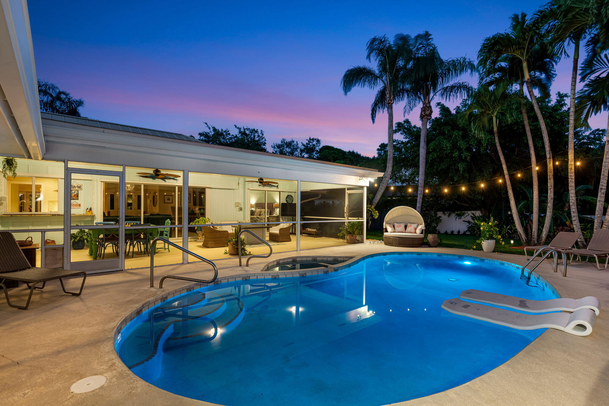 Property for Sale at 19570 Trails End Ter Terrace, Jupiter, Palm Beach County, Florida - Bedrooms: 4 
Bathrooms: 2.5  - $1,395,000