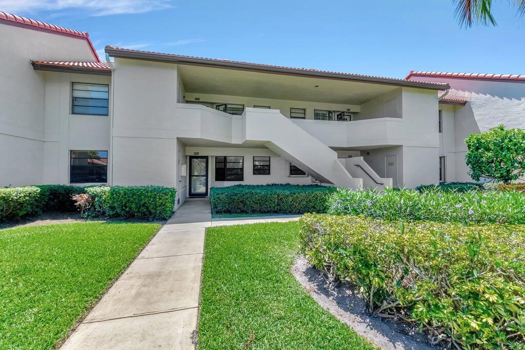 Property for Sale at 5787 Parkwalk Drive, Boynton Beach, Palm Beach County, Florida - Bedrooms: 2 
Bathrooms: 2  - $220,000