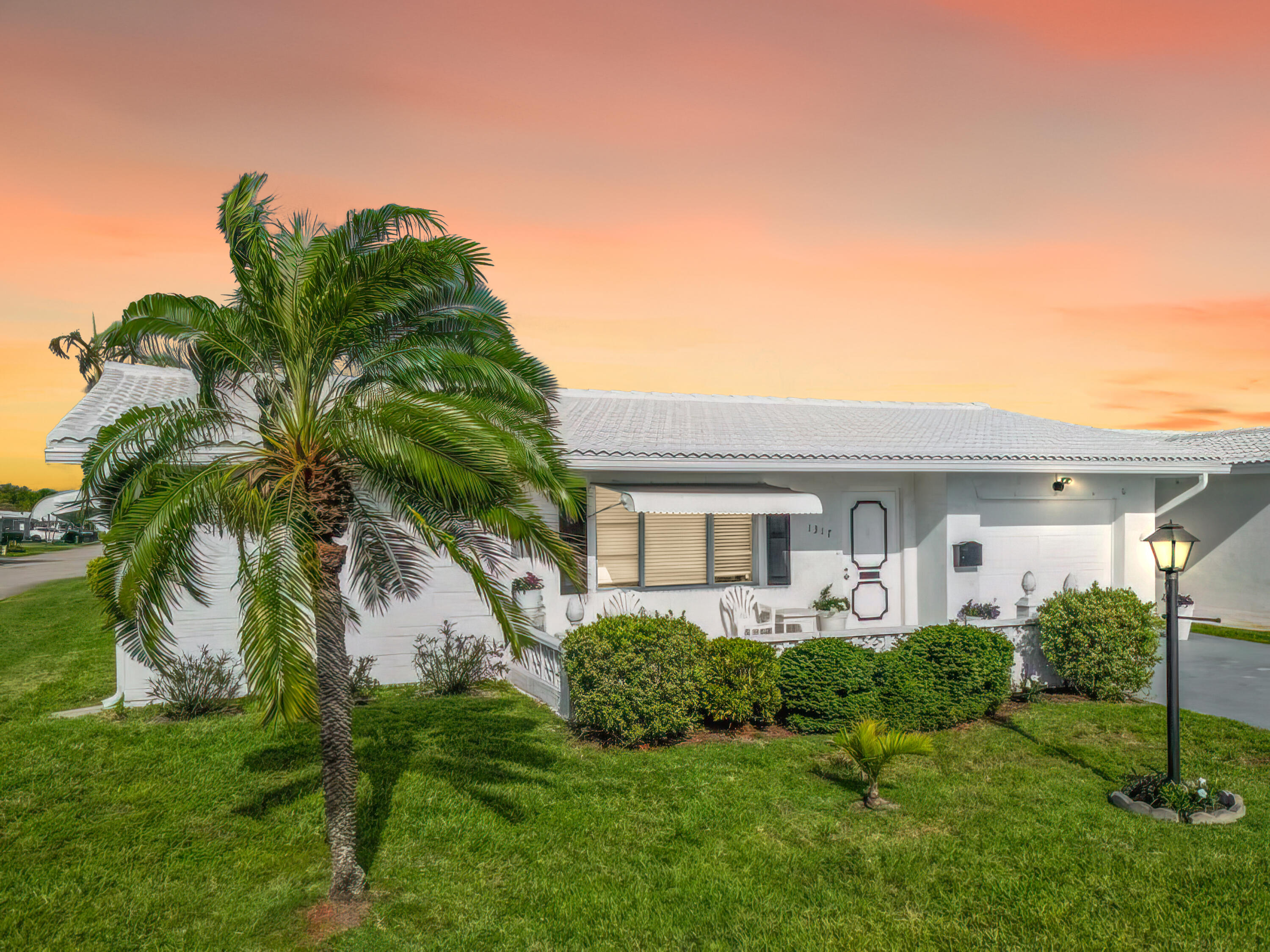 Property for Sale at 1317 Sw 18th Street, Boynton Beach, Palm Beach County, Florida - Bedrooms: 2 
Bathrooms: 2  - $318,500