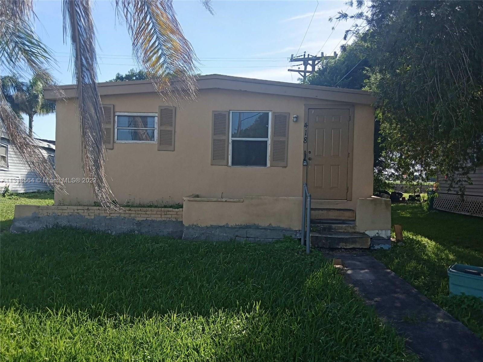 Property for Sale at 418 S Cocoanut Road, Pahokee, Palm Beach County, Florida - Bedrooms: 2 
Bathrooms: 2  - $169,999