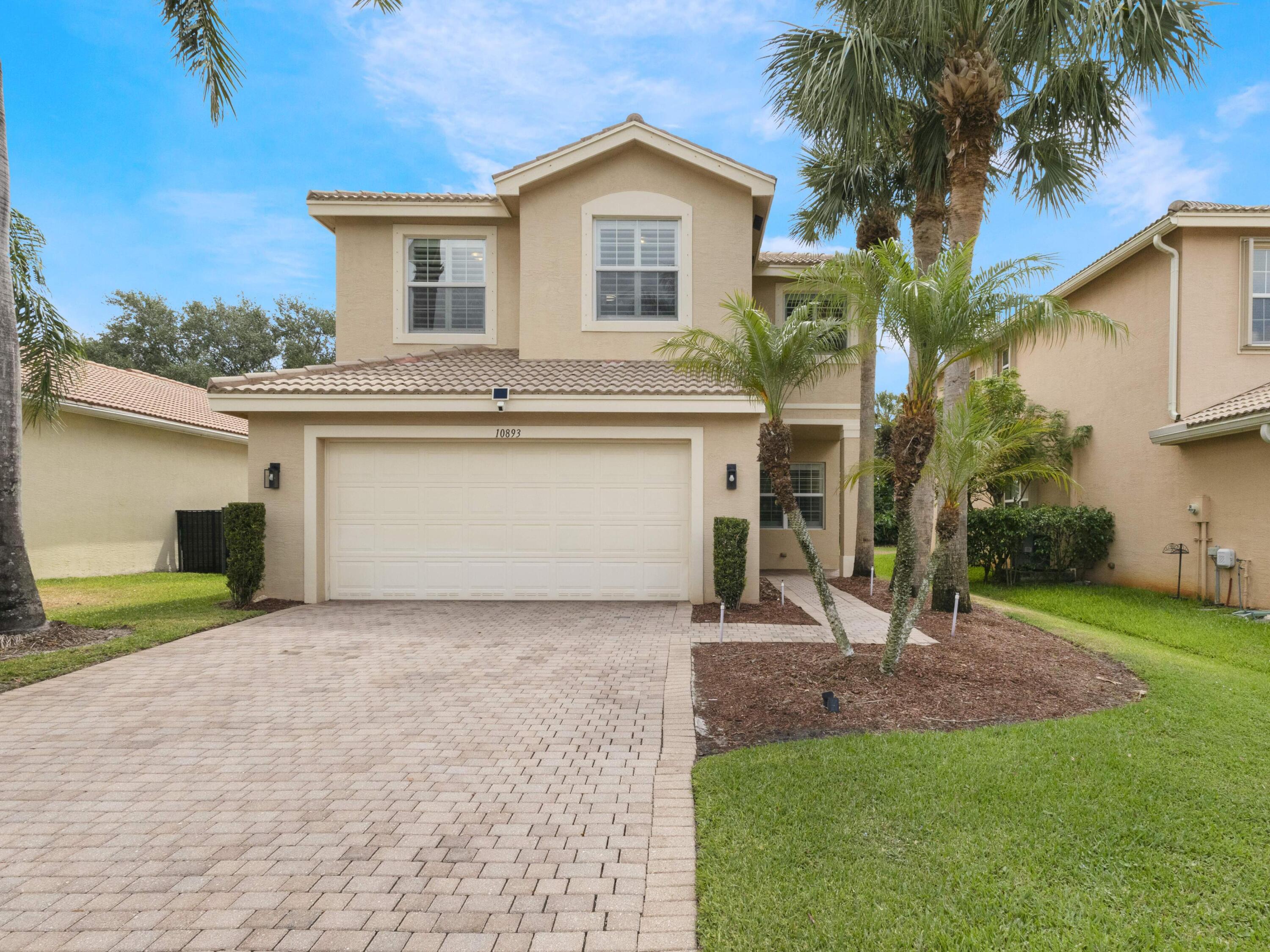 Property for Sale at 10893 Bitternut Hickory Lane, Boynton Beach, Palm Beach County, Florida - Bedrooms: 4 
Bathrooms: 2.5  - $750,000