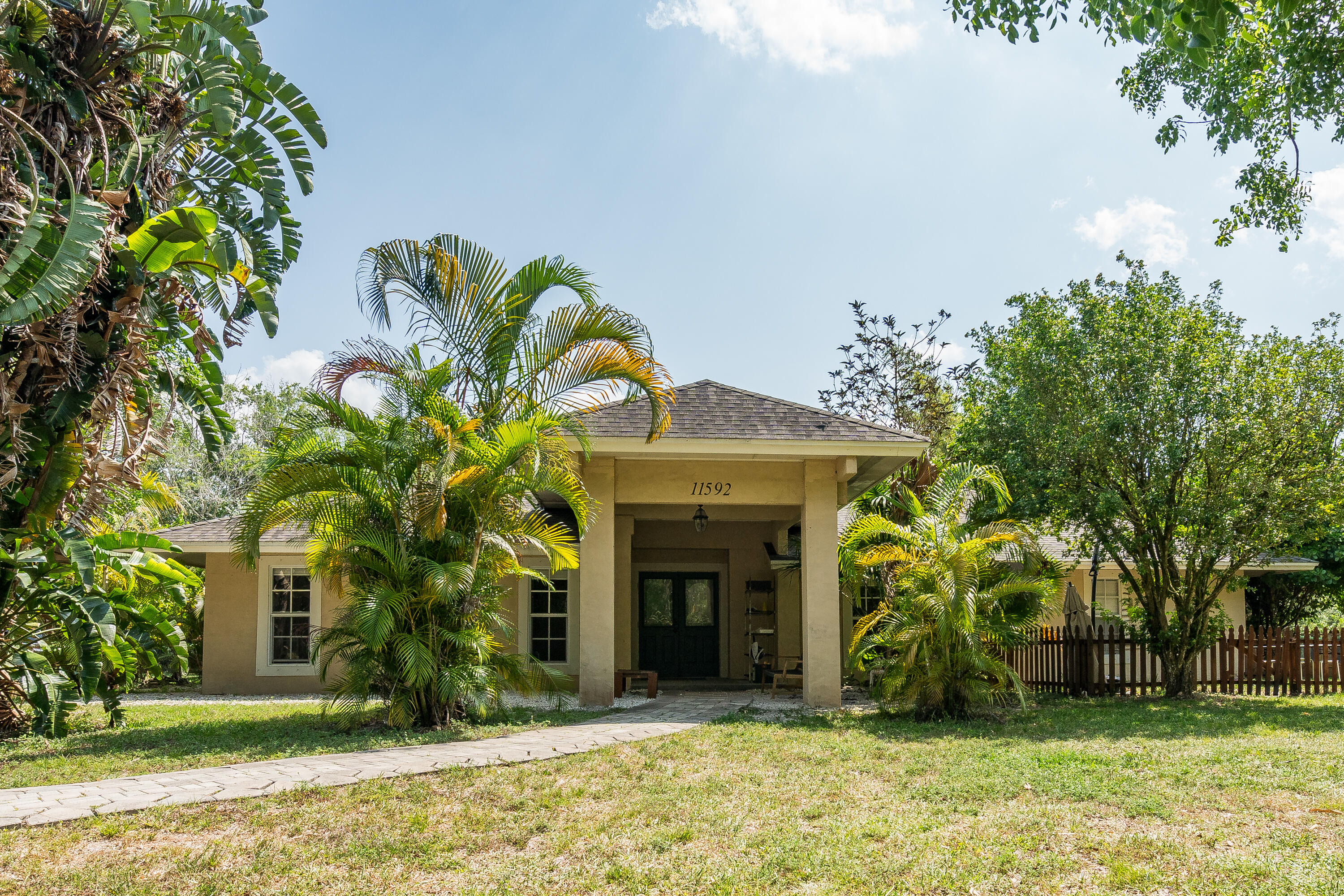 Property for Sale at 11592 E Rambling Drive, Wellington, Palm Beach County, Florida - Bedrooms: 4 
Bathrooms: 2.5  - $1,399,000