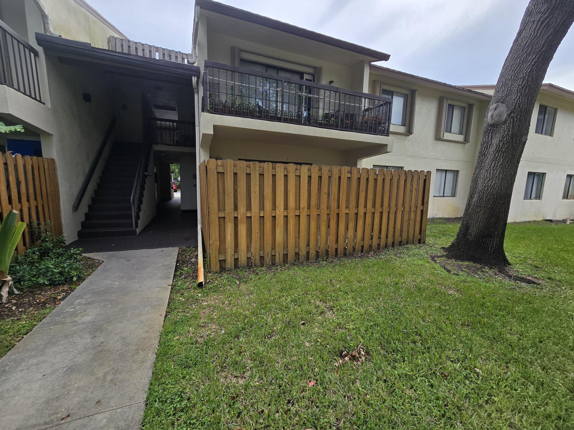 3402 Gardens East Drive 16A, Palm Beach Gardens, Palm Beach County, Florida - 2 Bedrooms  
2 Bathrooms - 