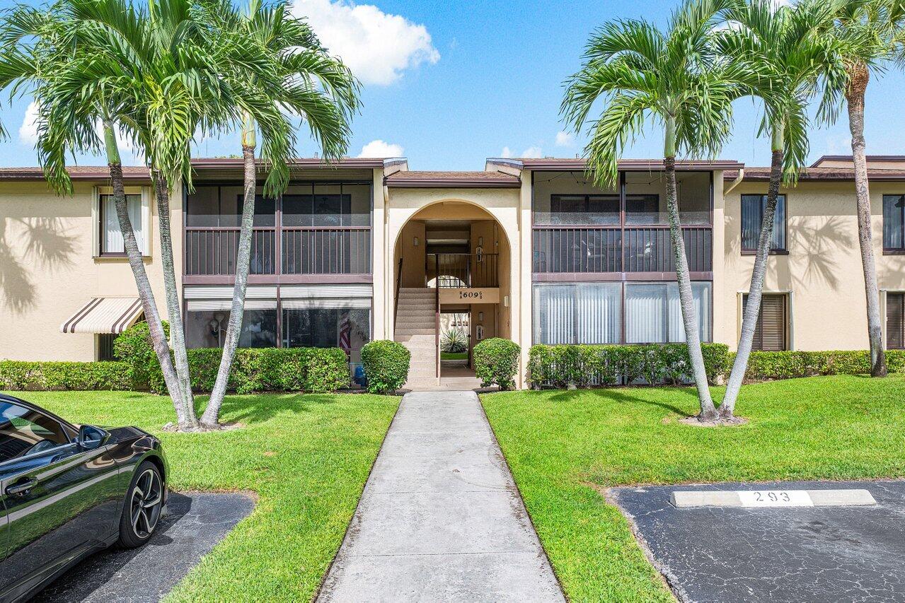 Property for Sale at 609 Sea Pine Way B2, Greenacres, Palm Beach County, Florida - Bedrooms: 2 
Bathrooms: 2  - $285,000