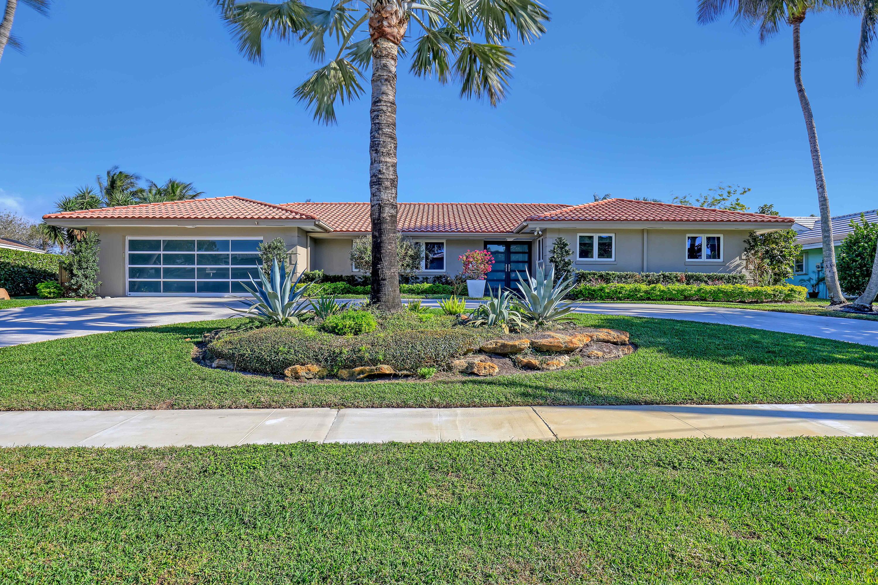 509 Greenway Drive, North Palm Beach, Miami-Dade County, Florida - 5 Bedrooms  
3 Bathrooms - 