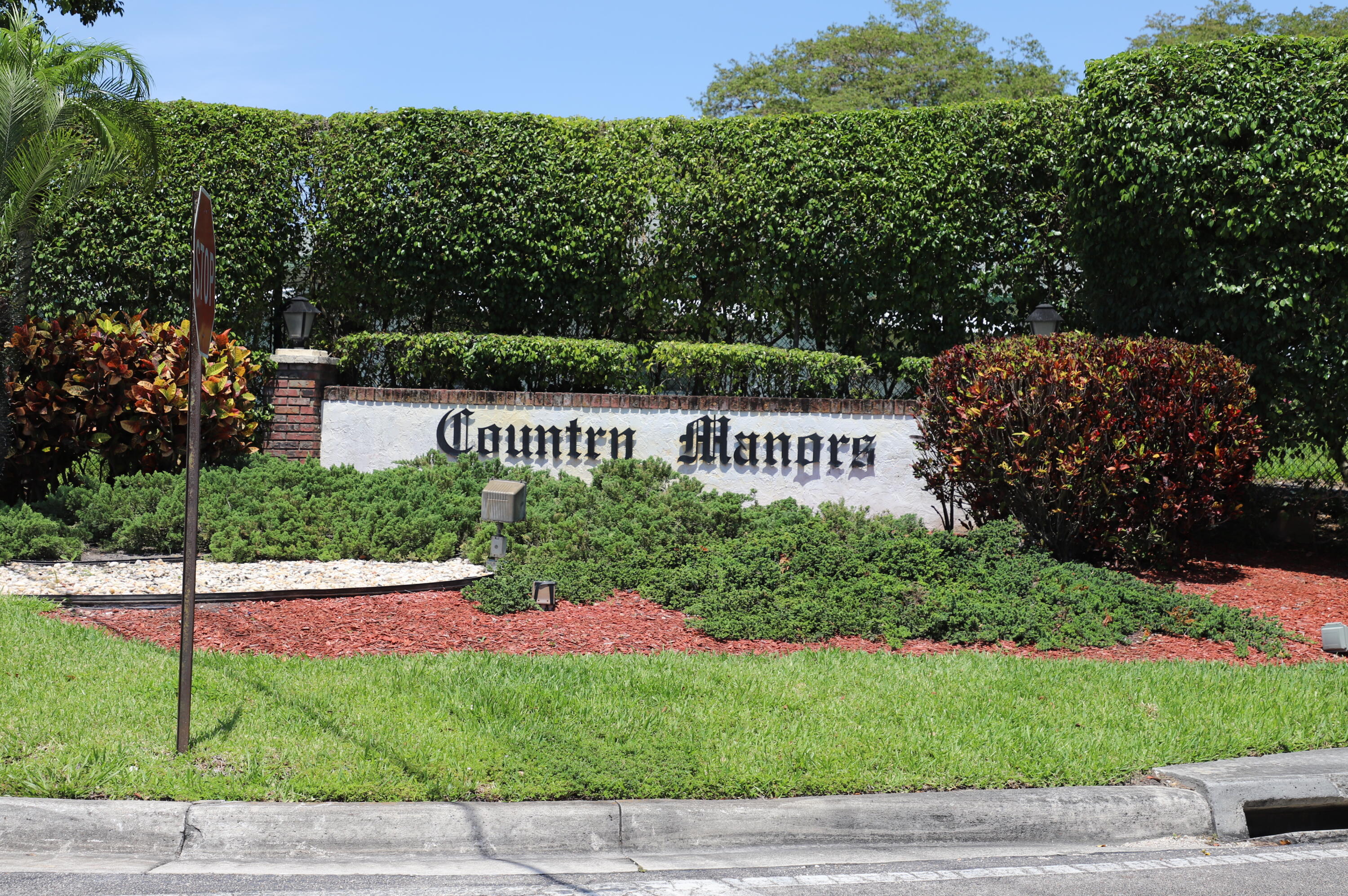 521 Sandpiper Circle, Delray Beach, Palm Beach County, Florida - 2 Bedrooms  
2 Bathrooms - 