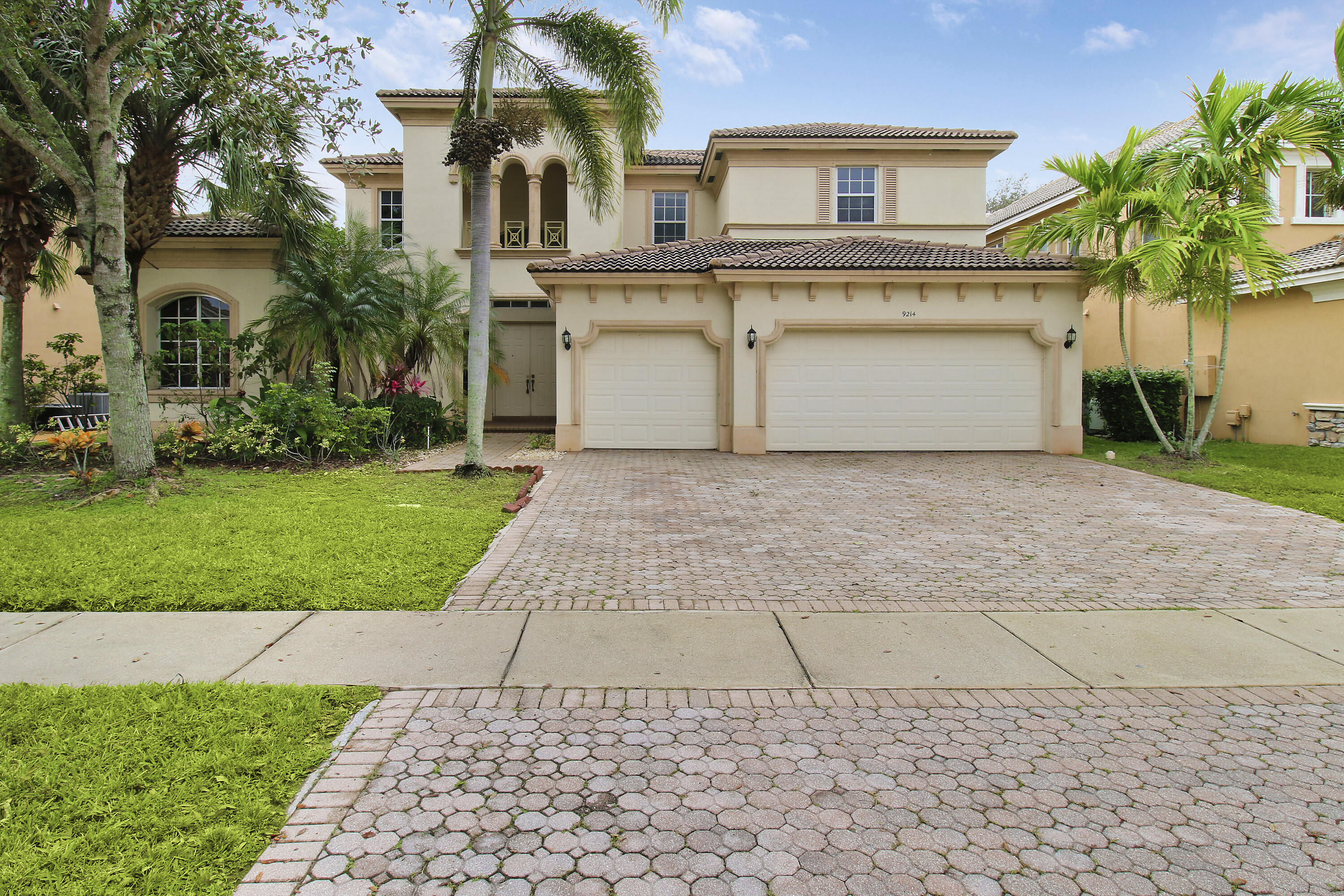 9214 Pineville Drive, Lake Worth, Palm Beach County, Florida - 5 Bedrooms  
4 Bathrooms - 