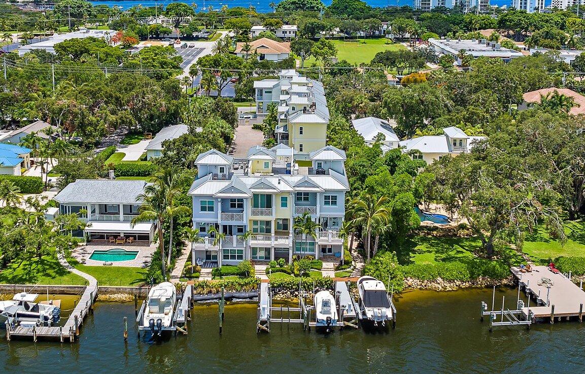 1033 Harbor Villas Drive 4, North Palm Beach, Miami-Dade County, Florida - 3 Bedrooms  
4.5 Bathrooms - 